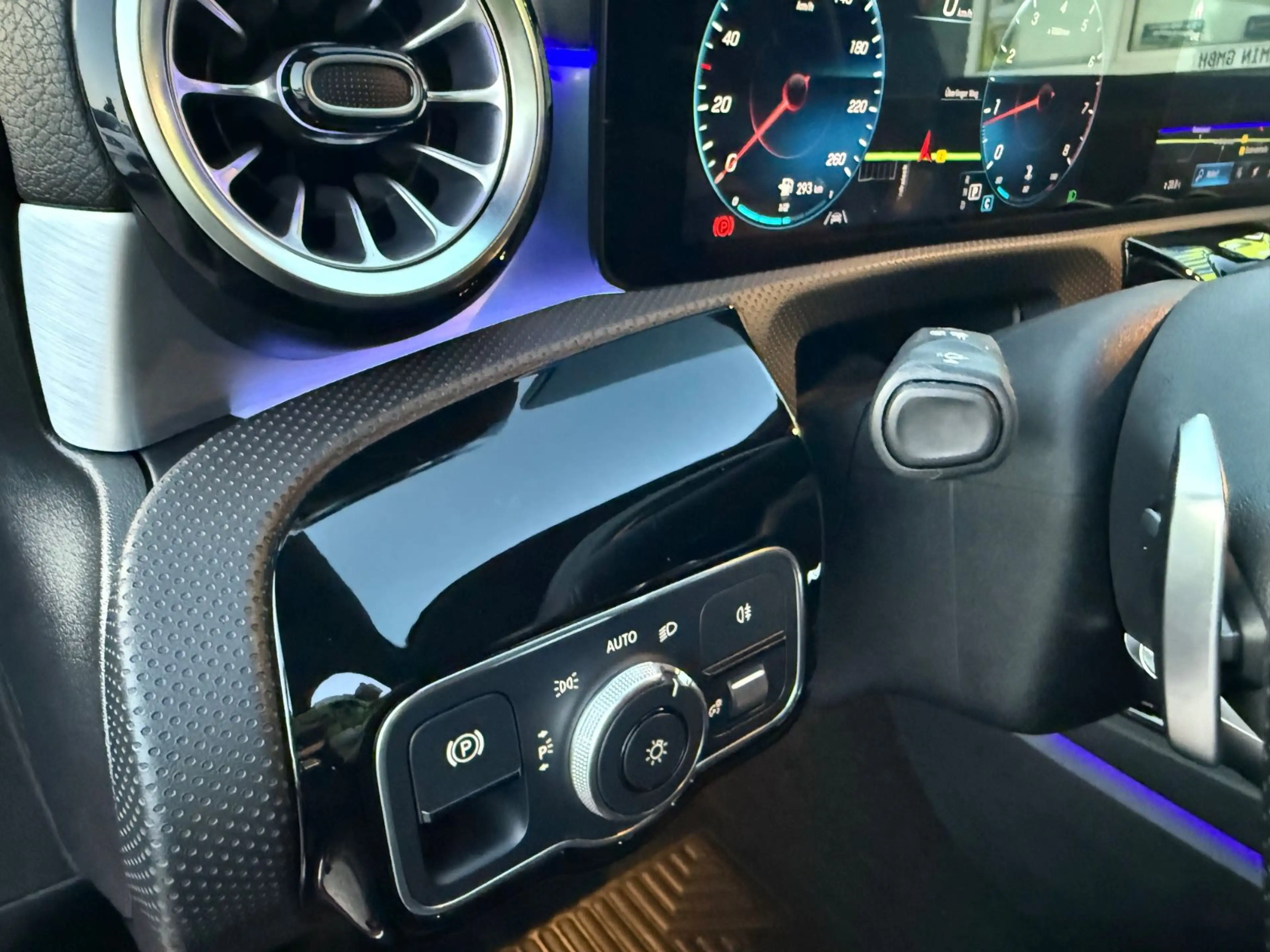 Mercedes-Benz CLA 180 AMG black Edition — photo 19