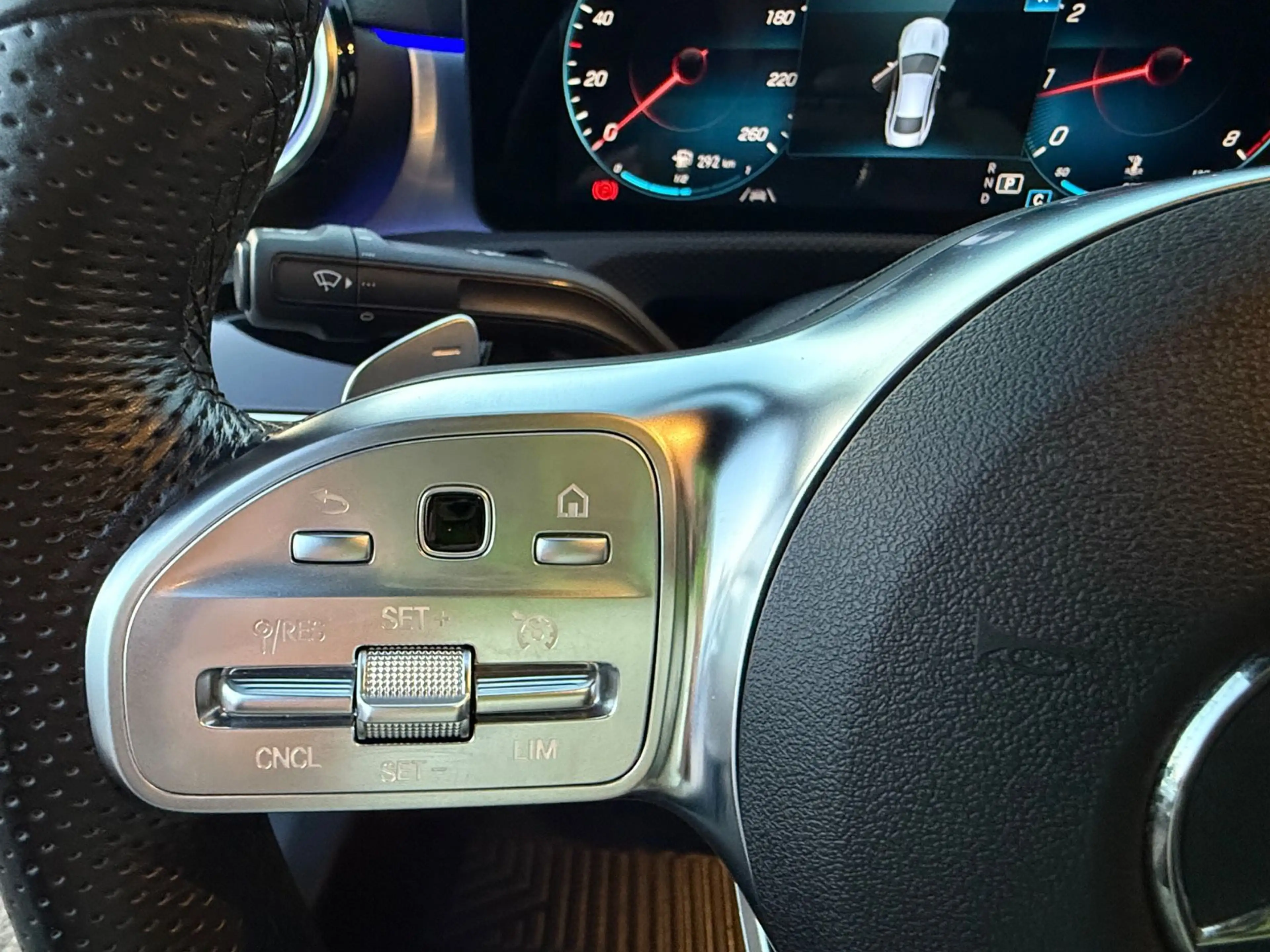 Mercedes-Benz CLA 180 AMG black Edition — photo 20