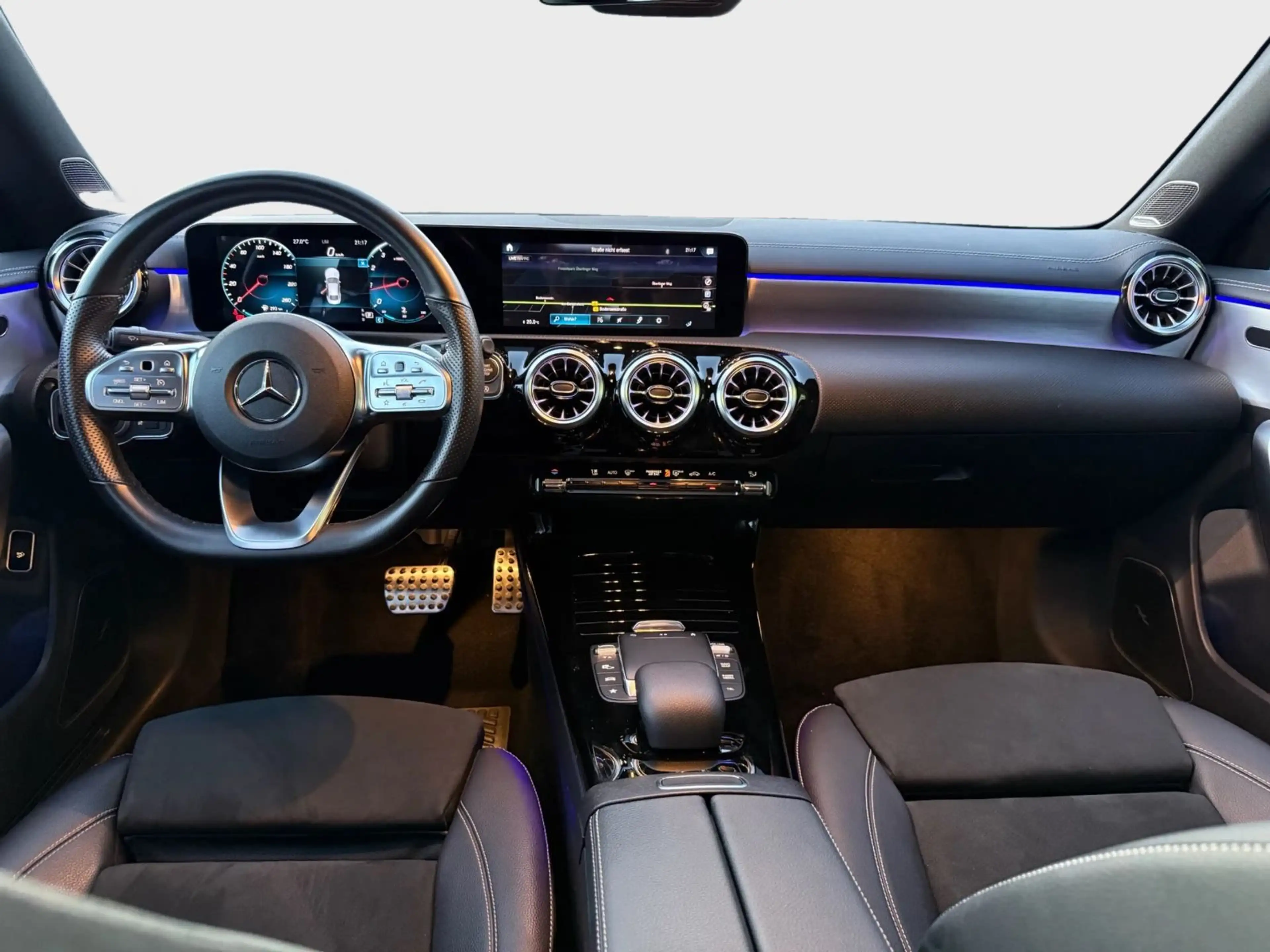 Mercedes-Benz CLA 180 AMG black Edition — photo 6