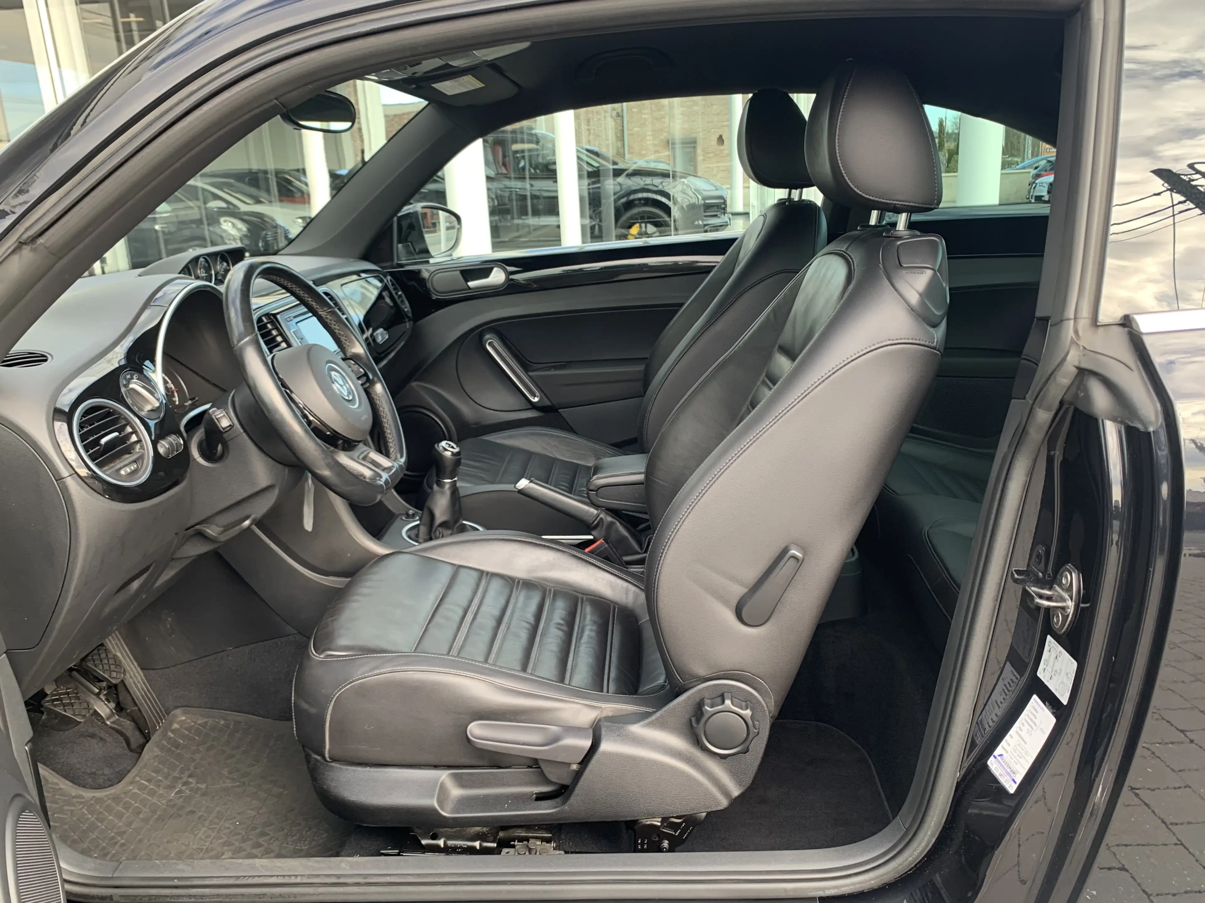 Volkswagen New Beetle 1.6TDI Sport/ Xenon / Cuir / Gps/ Cruise/ LED/ PDC — photo 14