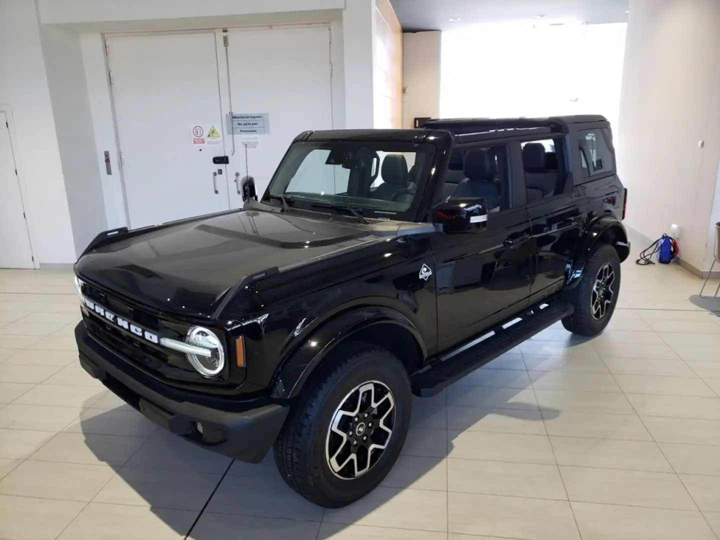 Ford Bronco 2.7I V6 ECOBOOST ESSENCE 5P OUTER BANKS Negro - 1
