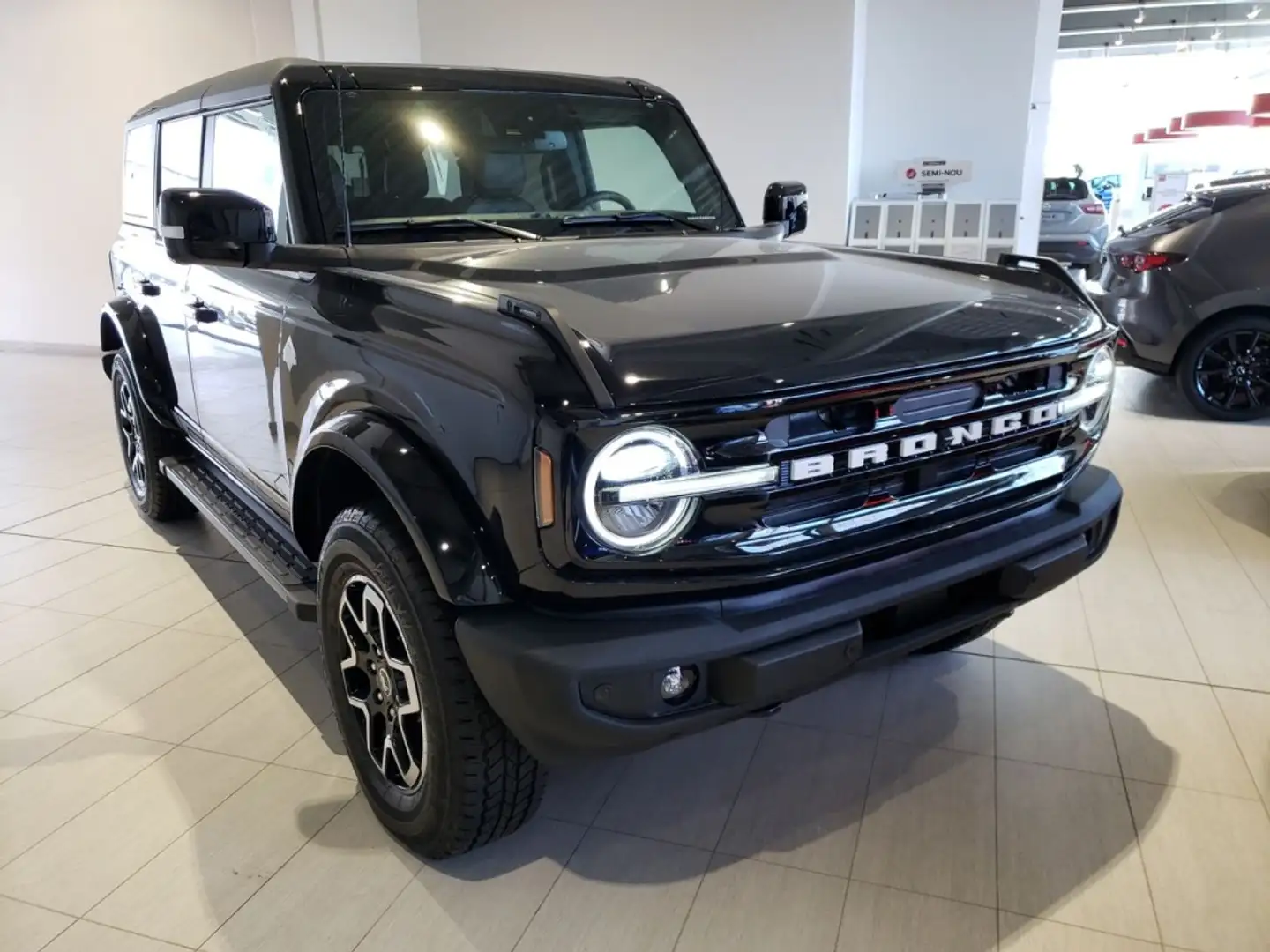 Ford Bronco 2.7I V6 ECOBOOST ESSENCE 5P OUTER BANKS Negro - 2