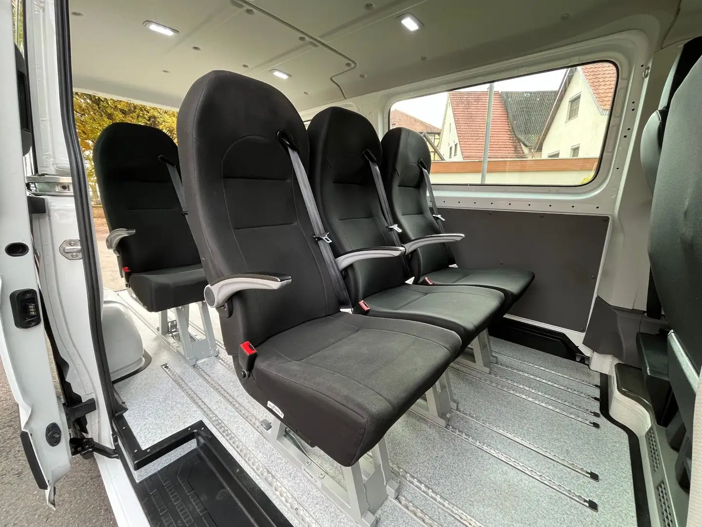Volkswagen Crafter CRAFTER 2,0 TDI 9 SITZER KLIMAAUTOMATIK 1.HAND Blanc - 1
