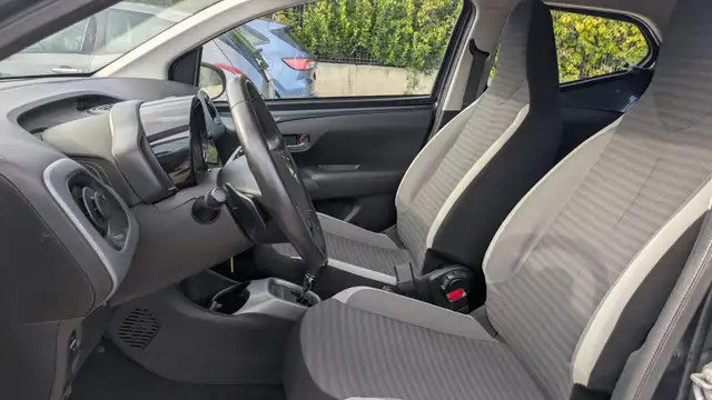 Toyota Aygo view 8