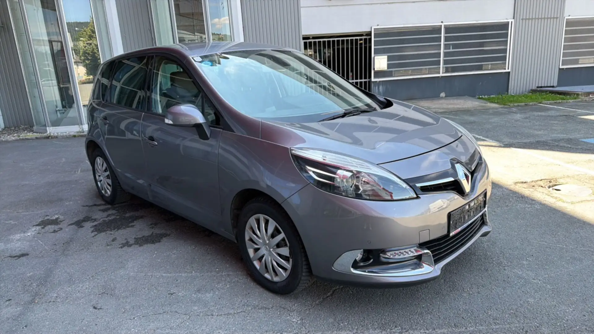 Renault Scenic Dynamique 1,5 dCi Dynamique Grau - 2