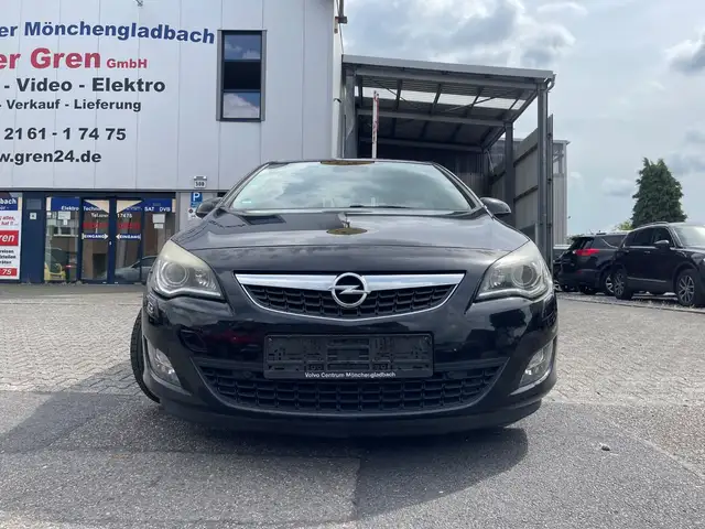Opel Astra view 3