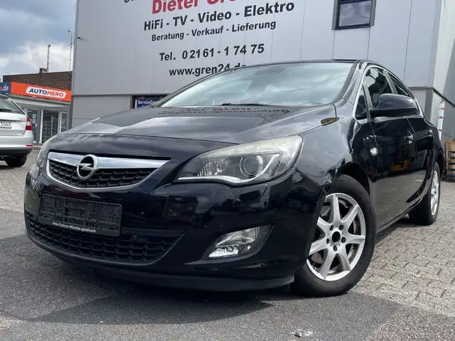 2010 Opel Astra in Black for sale