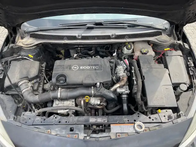 Opel Astra view 12
