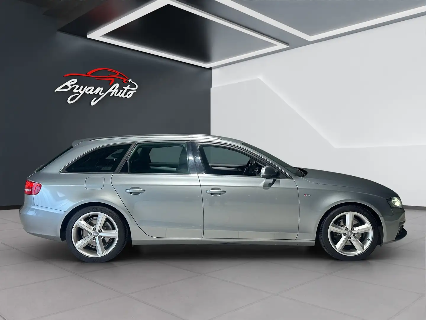 Audi A4 Avant 2.0 tdi 170cv S-LINE - 1