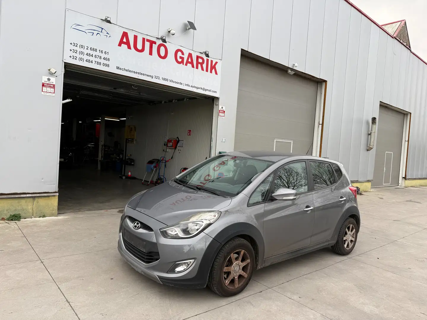 Hyundai iX20 iX20 1.6 CRDi Cross Grau - 1