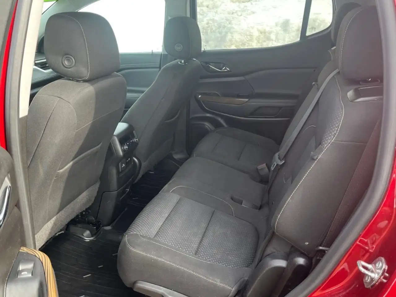 GMC Acadia снимка GMC Acadia