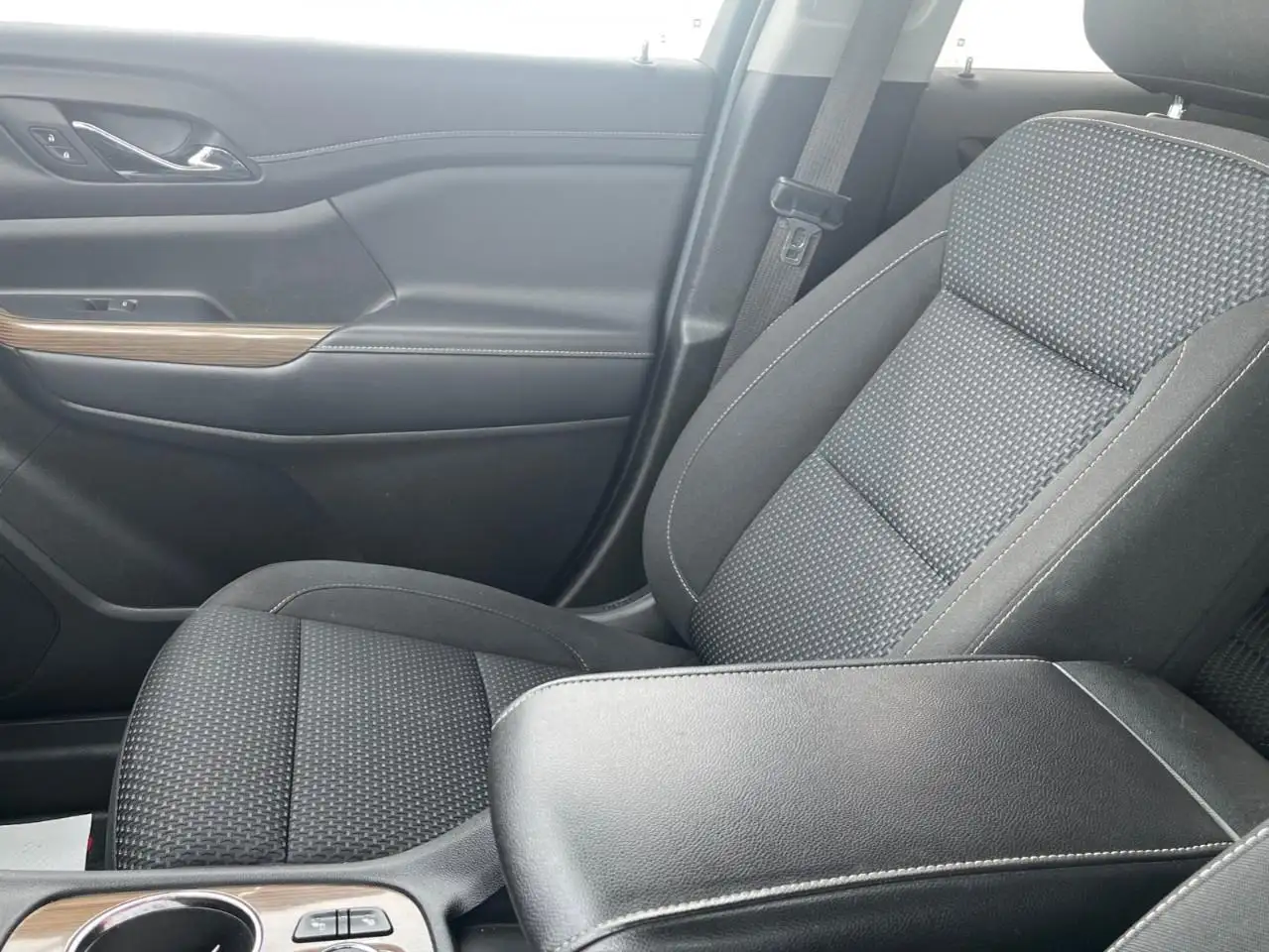 GMC Acadia снимка GMC Acadia