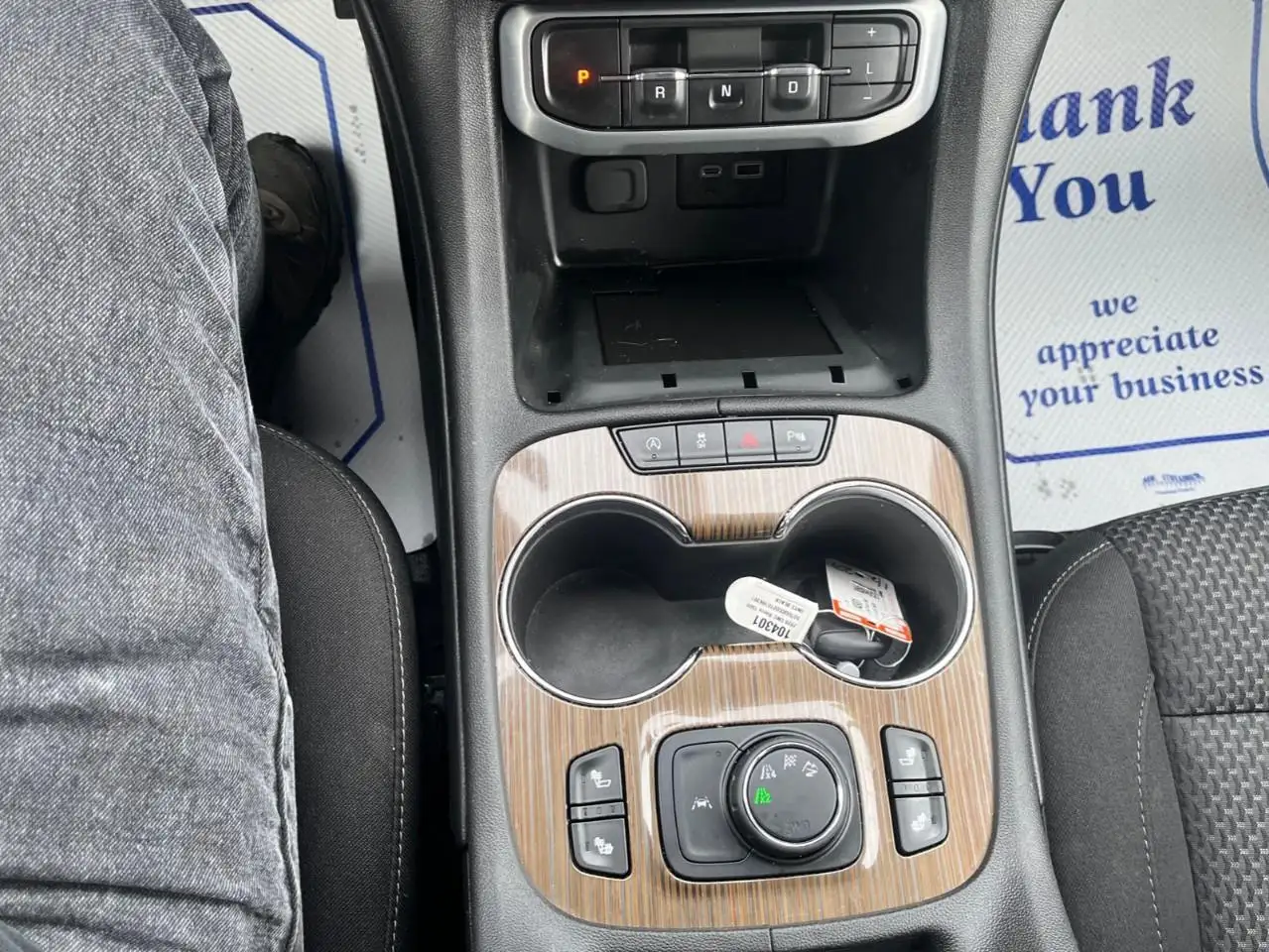 GMC Acadia снимка GMC Acadia