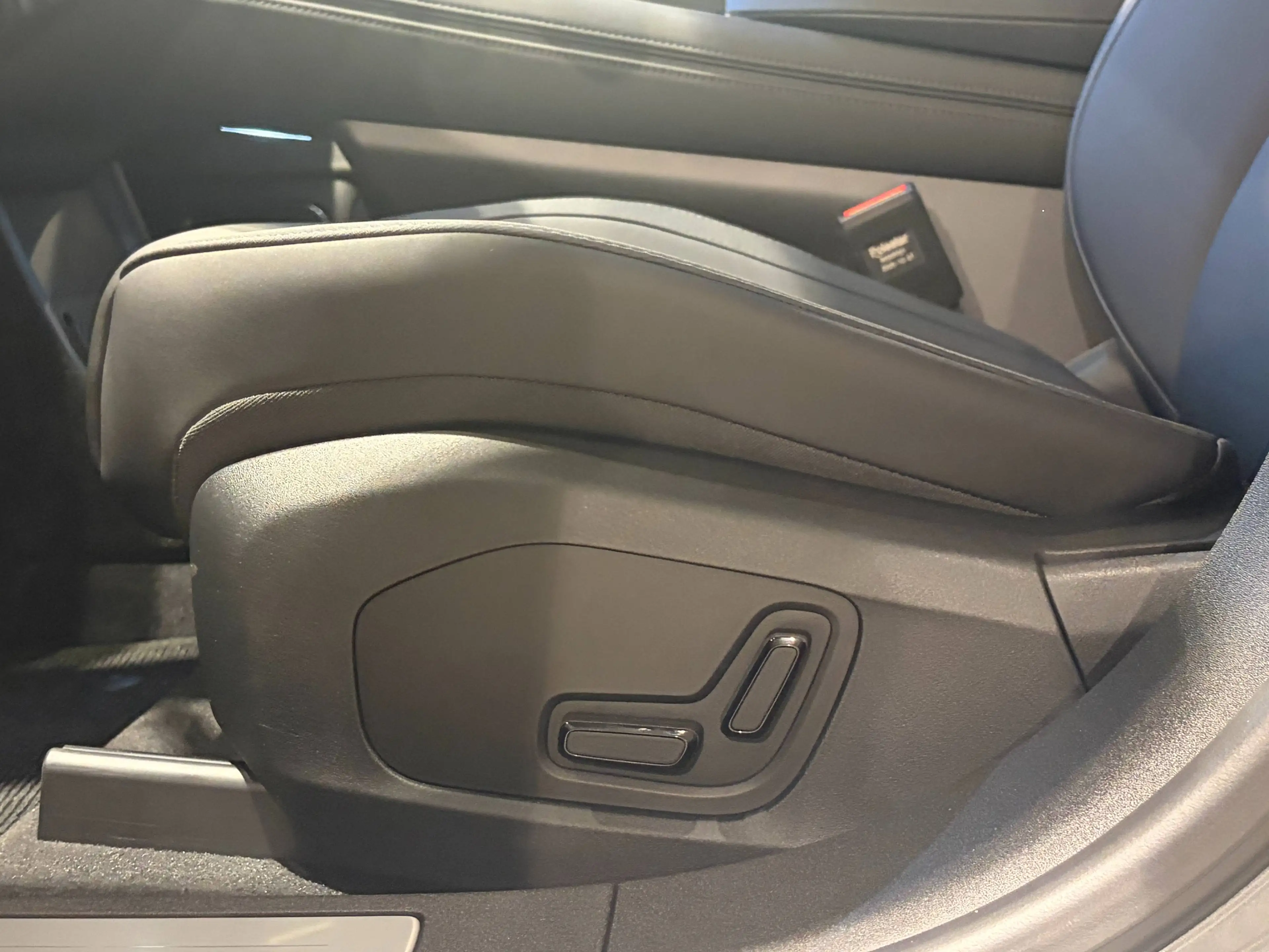 Polestar 4 Polestar 4 Long Range + Pilot + Plus Pack — photo 6