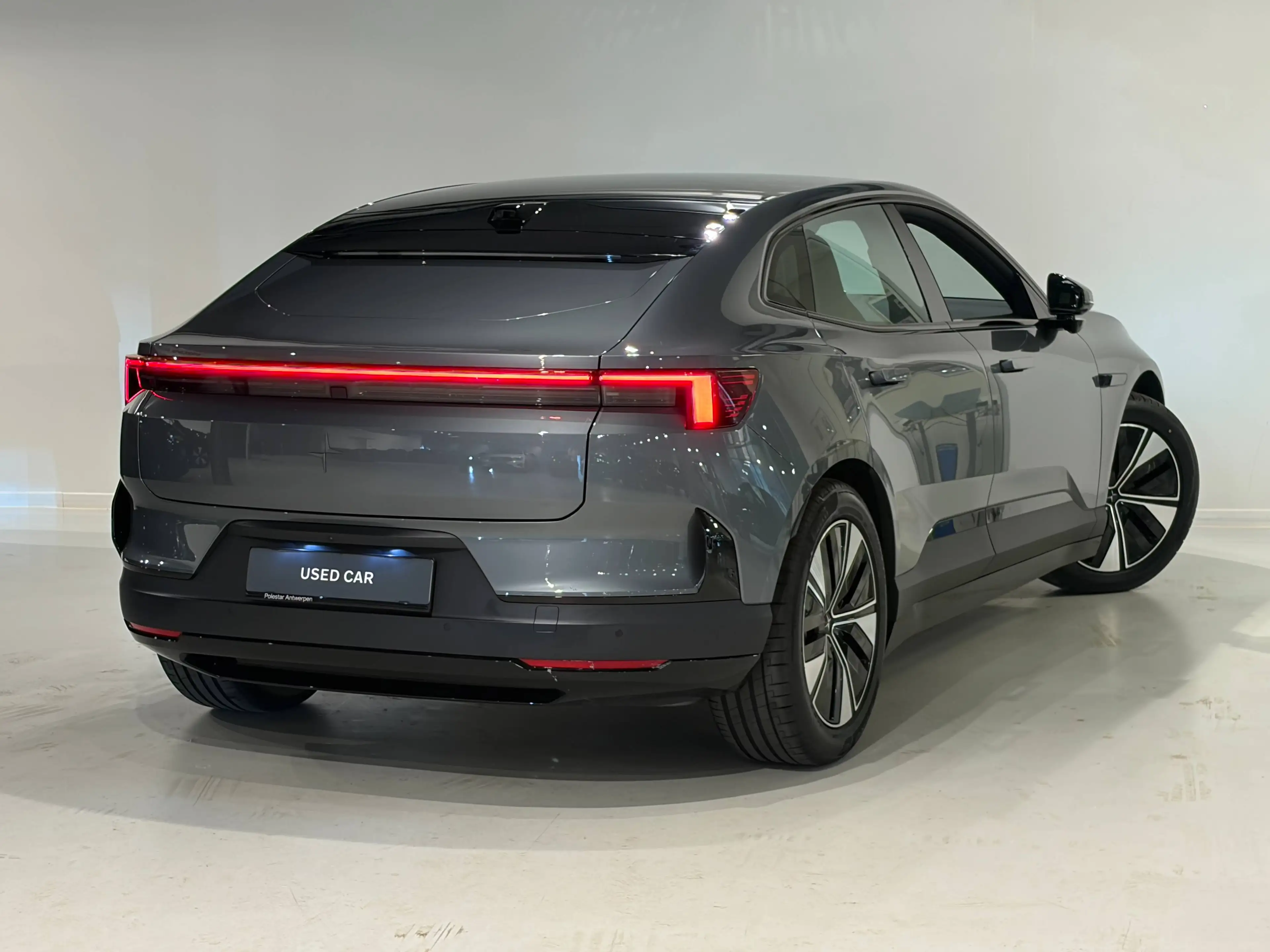 Polestar 4 Polestar 4 Long Range + Pilot + Plus Pack — photo 2
