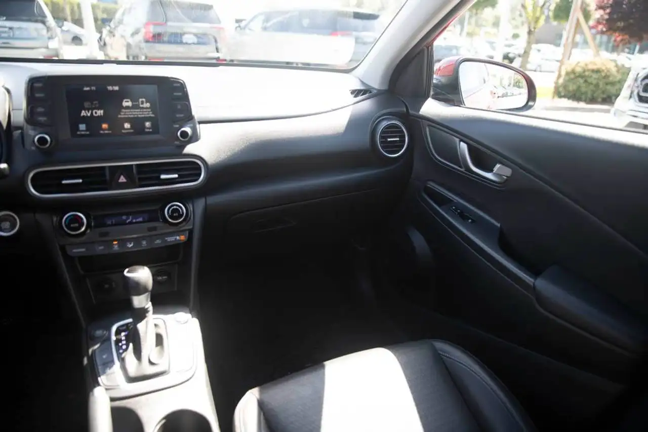 Hyundai KONA снимка Hyundai KONA