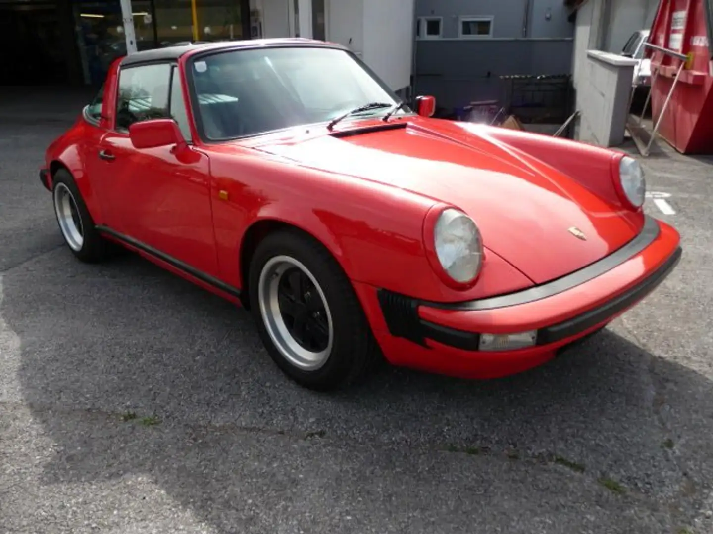 Porsche 911 Targa Roşu - 1
