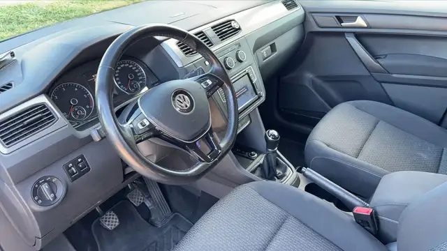 Volkswagen Caddy view 8