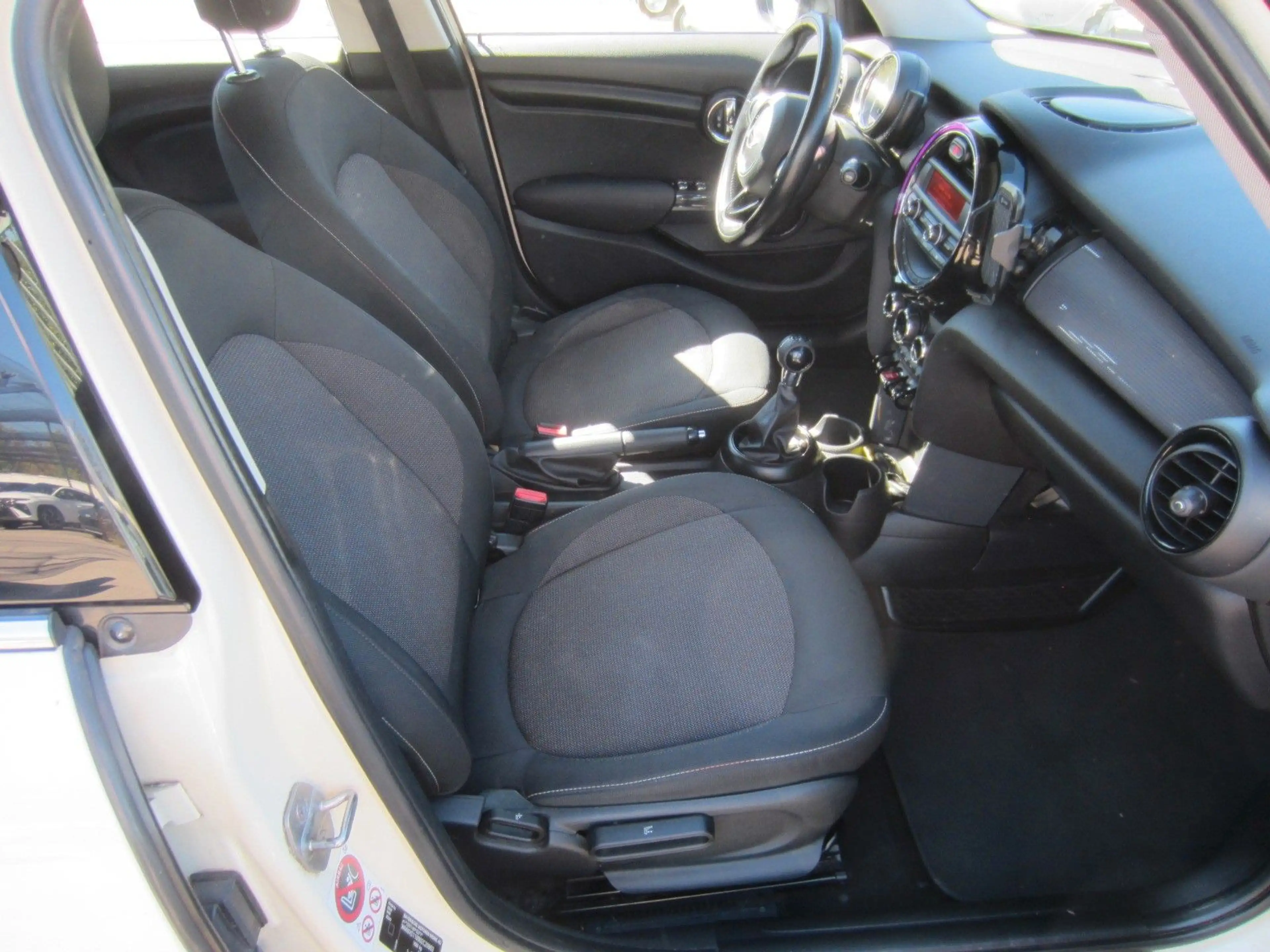 MINI One One — photo 6