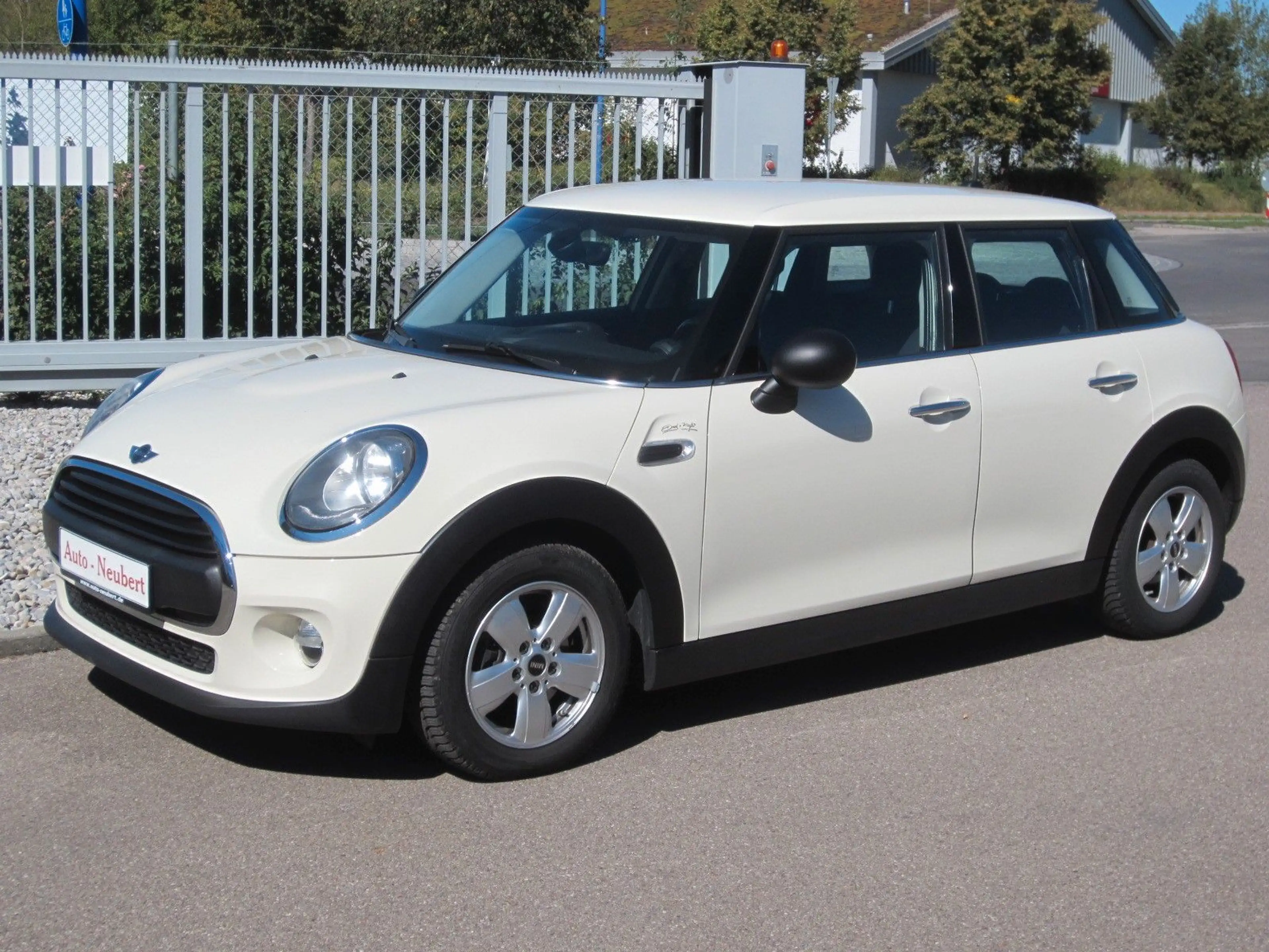 MINI One One — photo 14