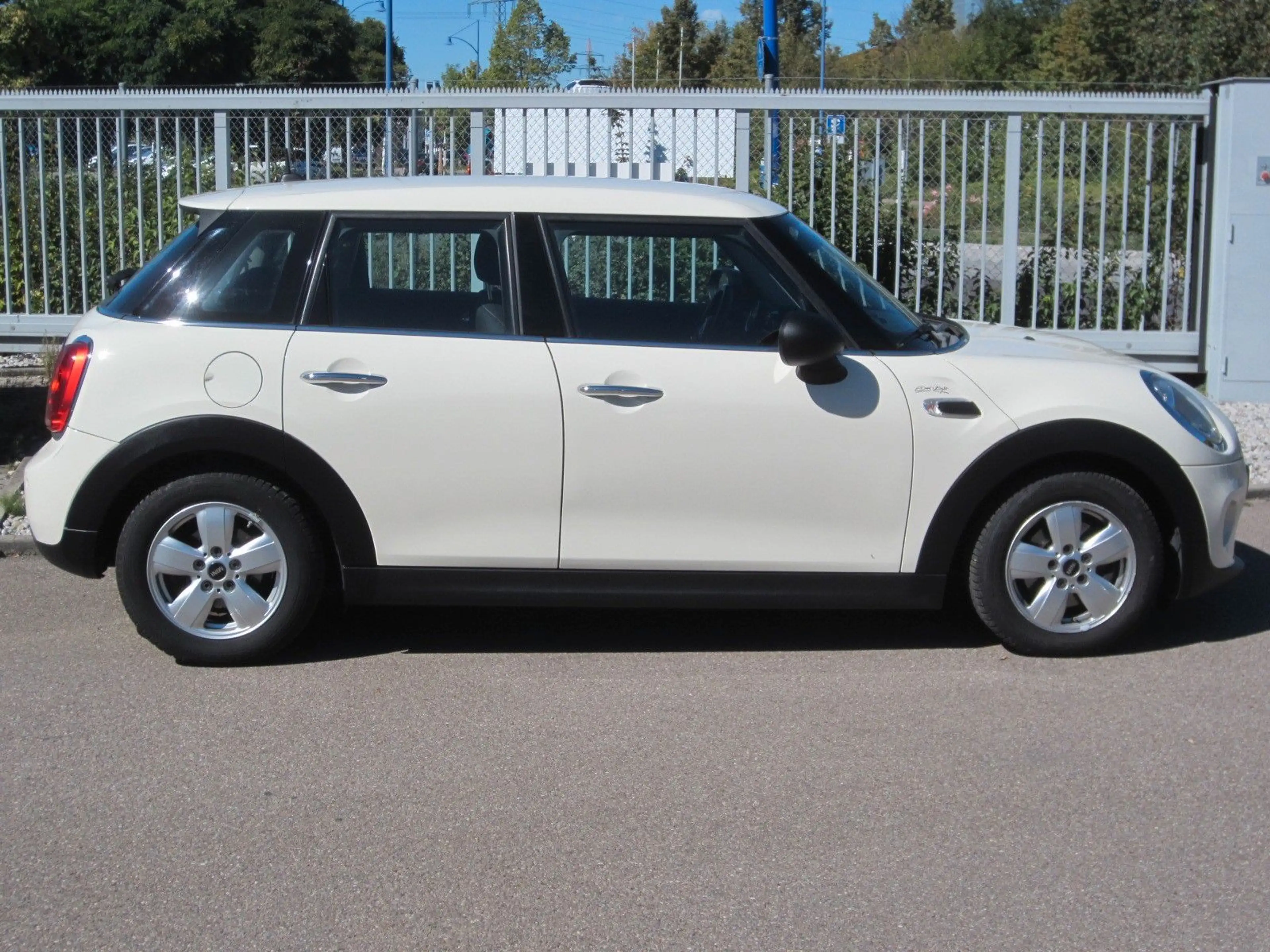 MINI One One — photo 10