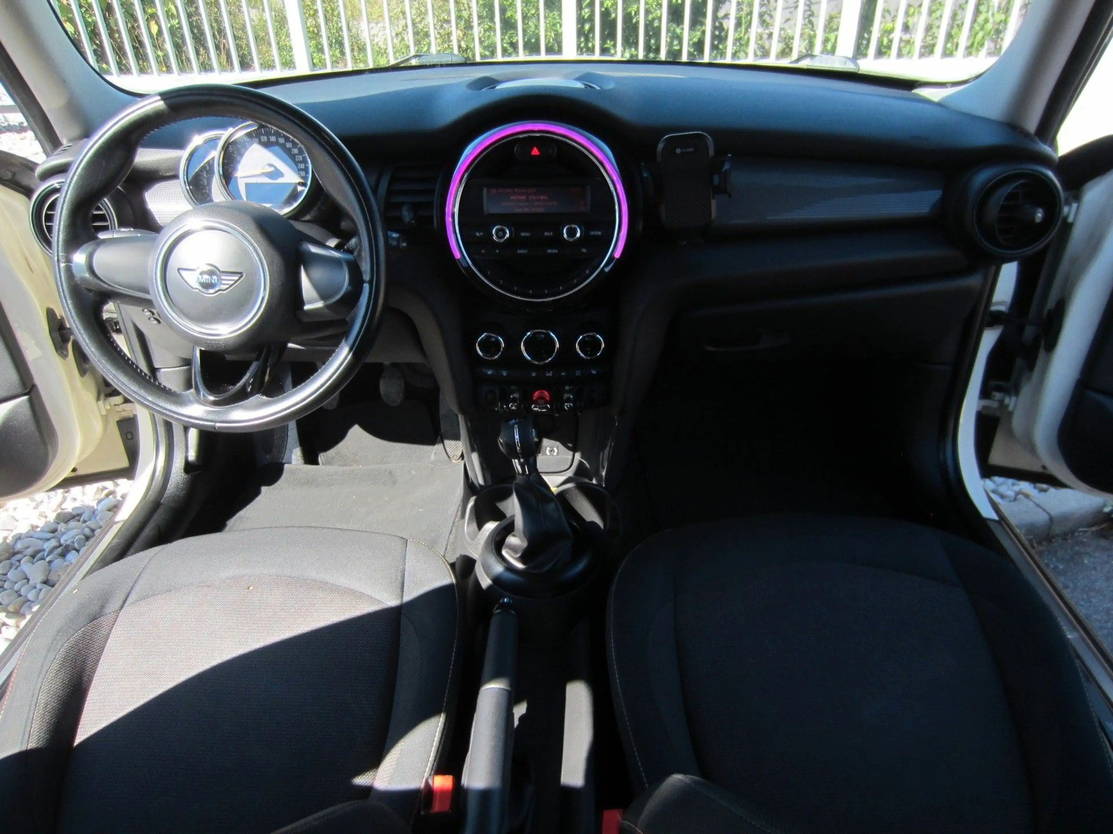 MINI One One — photo 3