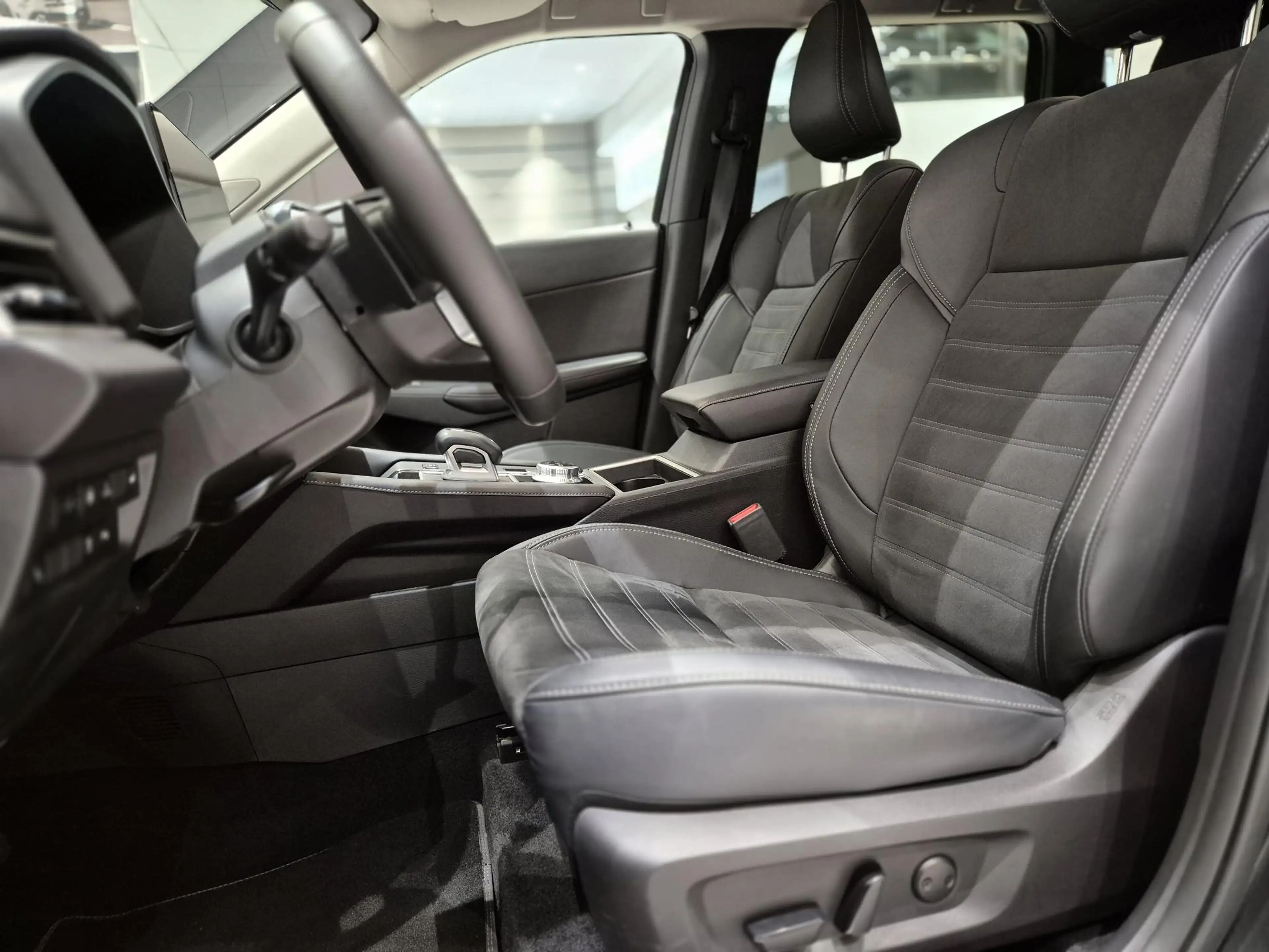 Mitsubishi Outlander 2.4 PHEV First Edition | Navigatie | Stoelverwarmi — photo 7