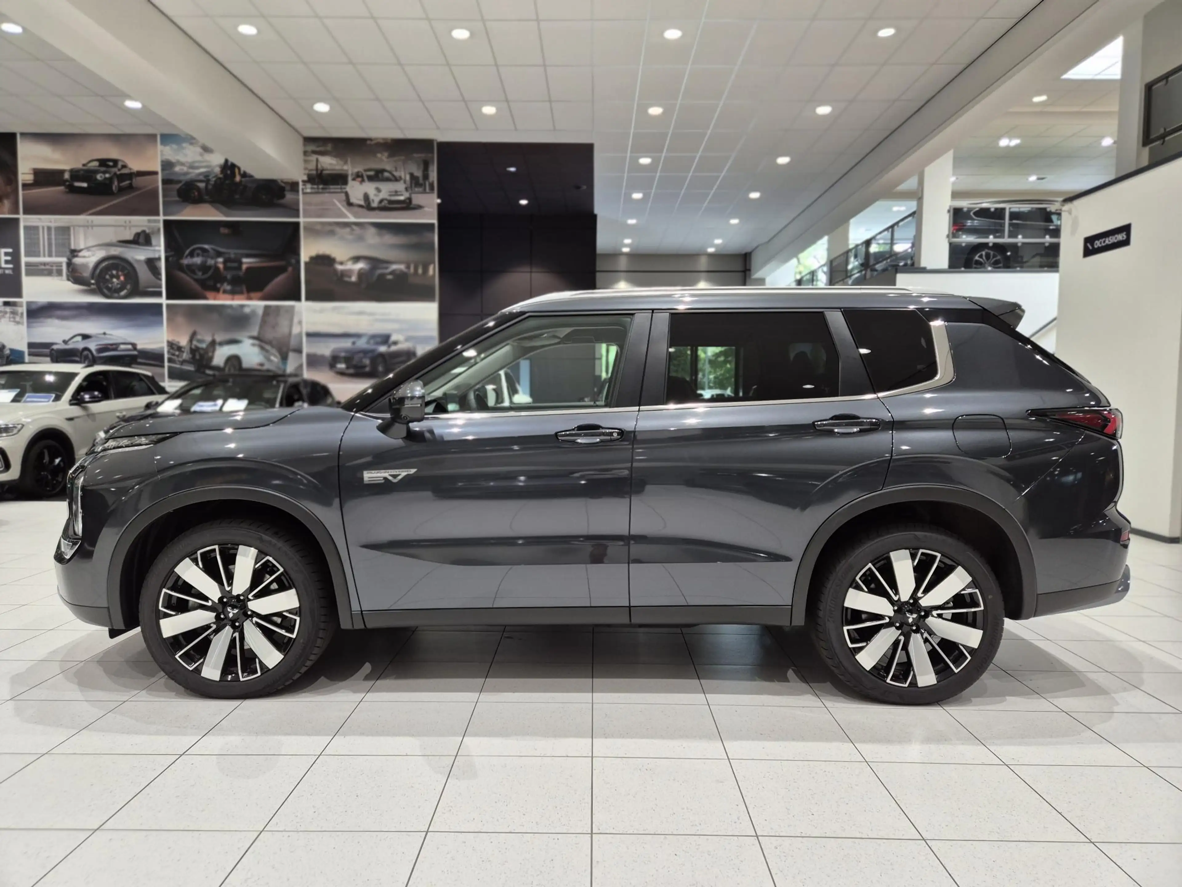 Mitsubishi Outlander 2.4 PHEV First Edition | Navigatie | Stoelverwarmi — photo 18
