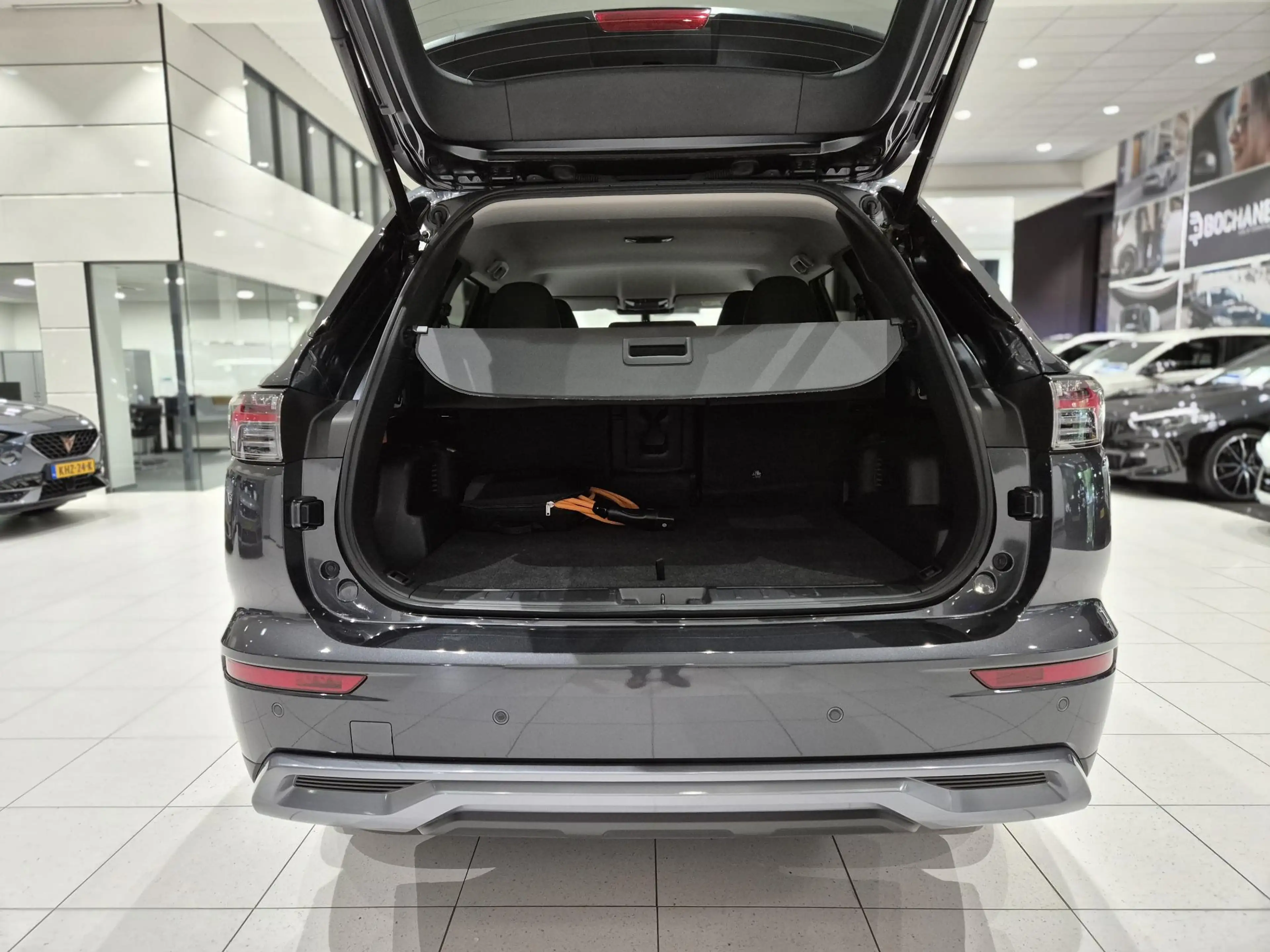 Mitsubishi Outlander 2.4 PHEV First Edition | Navigatie | Stoelverwarmi — photo 9