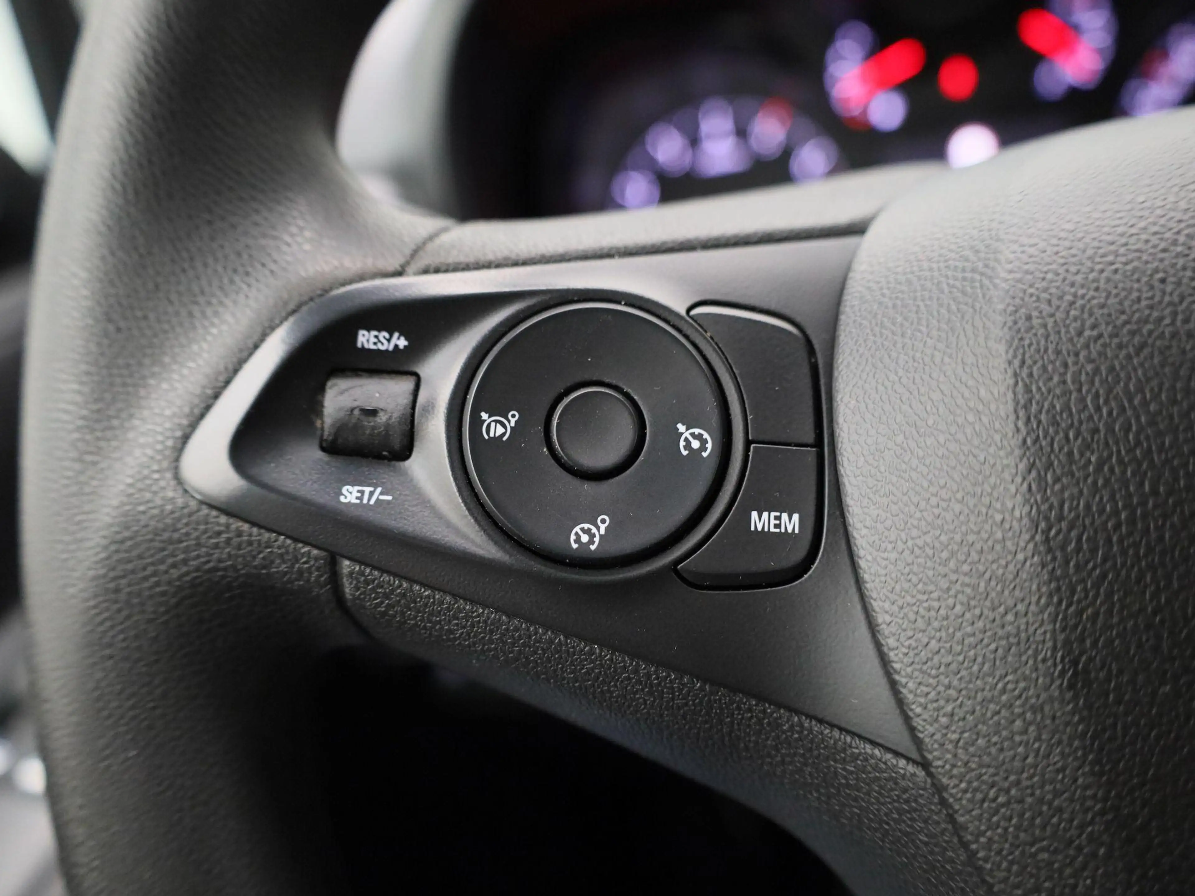 Opel Combo Life 1.5 Turbo D 100 MT6 Edition — photo 15