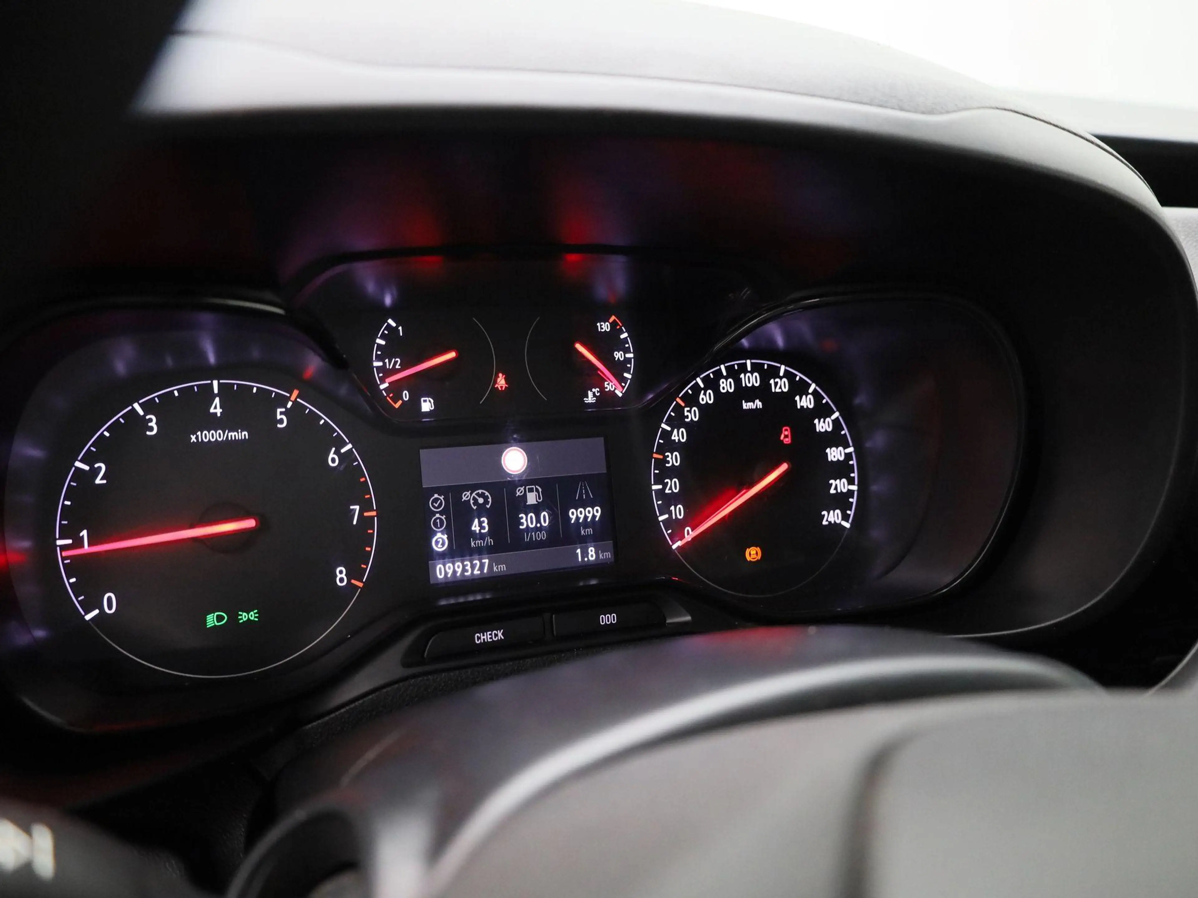 Opel Combo Life 1.5 Turbo D 100 MT6 Edition — photo 8