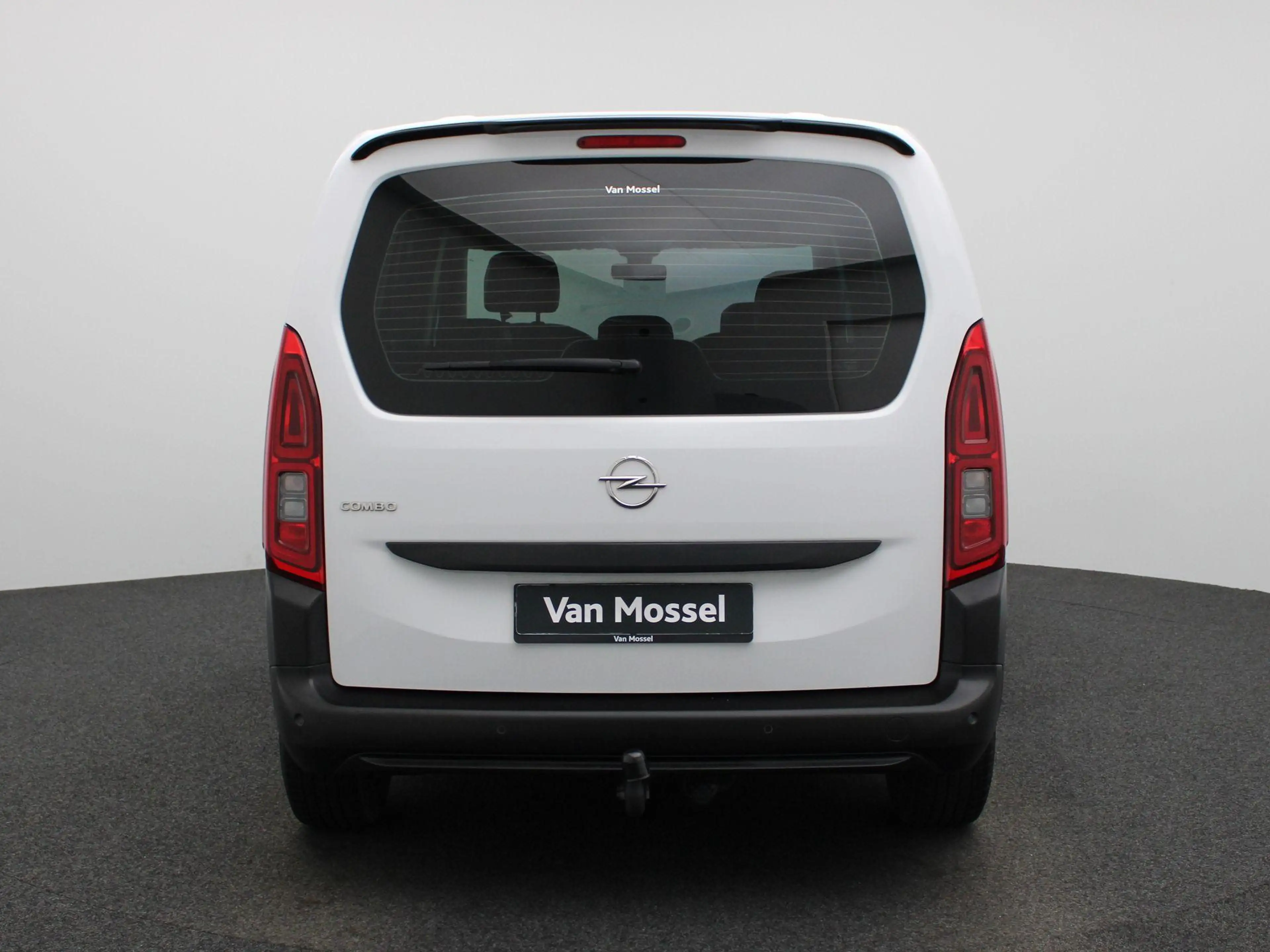 Opel Combo Life 1.5 Turbo D 100 MT6 Edition — photo 5