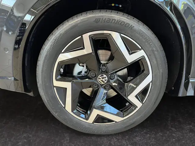 Volkswagen Tiguan view 15