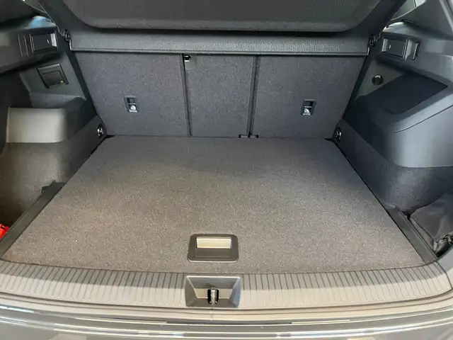 Volkswagen Tiguan view 14