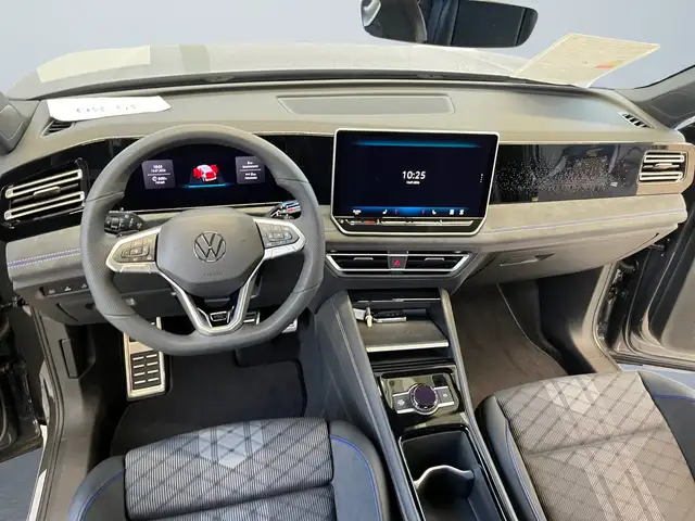 Volkswagen Tiguan view 8
