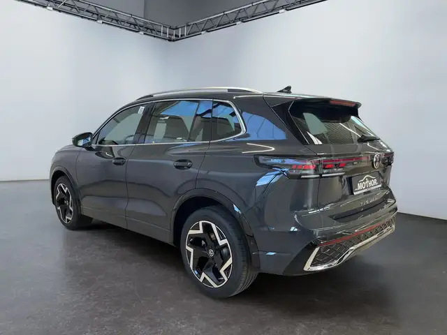 Volkswagen Tiguan view 4
