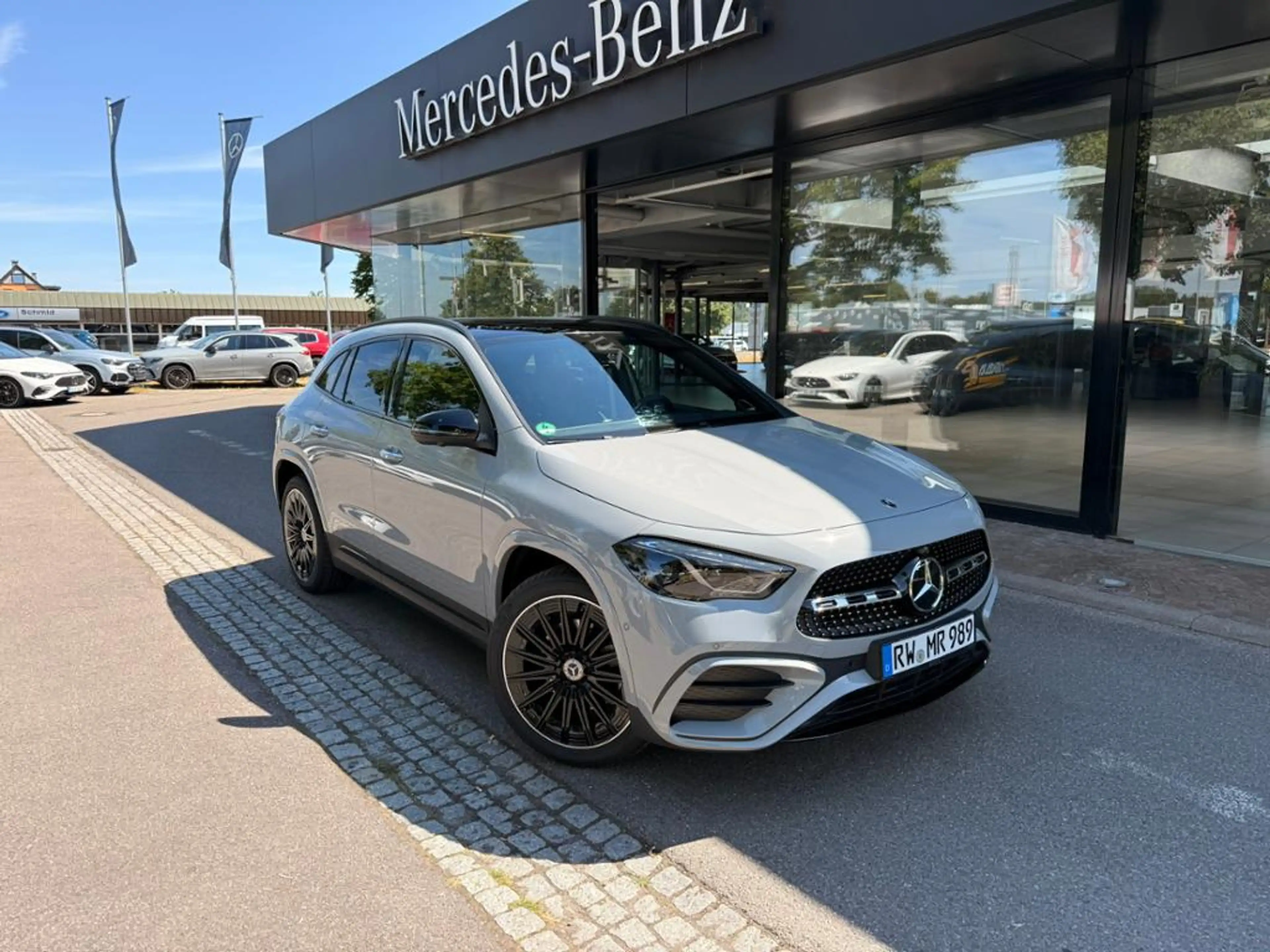 Mercedes-Benz GLA 250 e mit EQ Hybrid Technologie 360 ACC AHK — photo 2