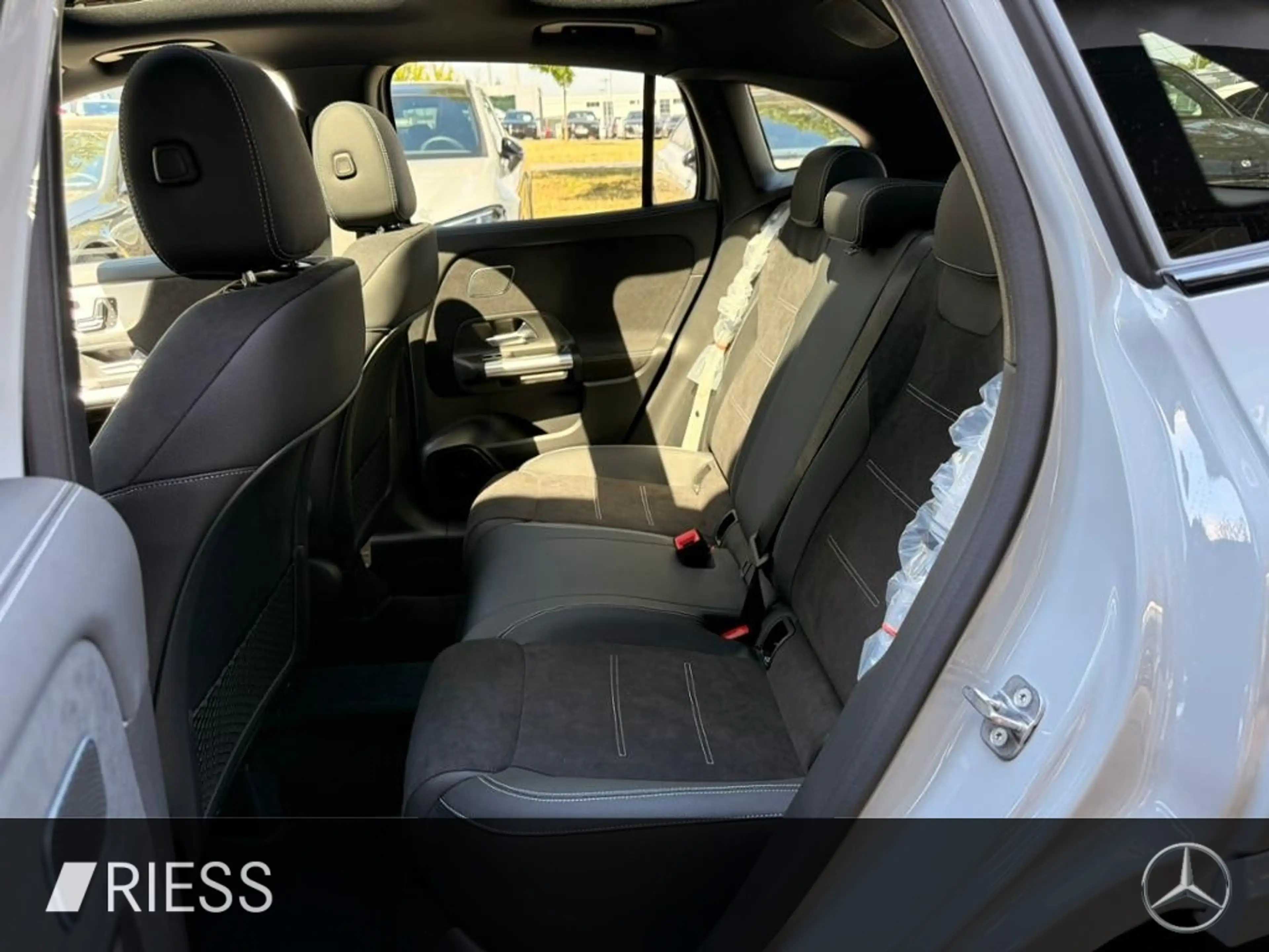 Mercedes-Benz GLA 250 e mit EQ Hybrid Technologie 360 ACC AHK — photo 5