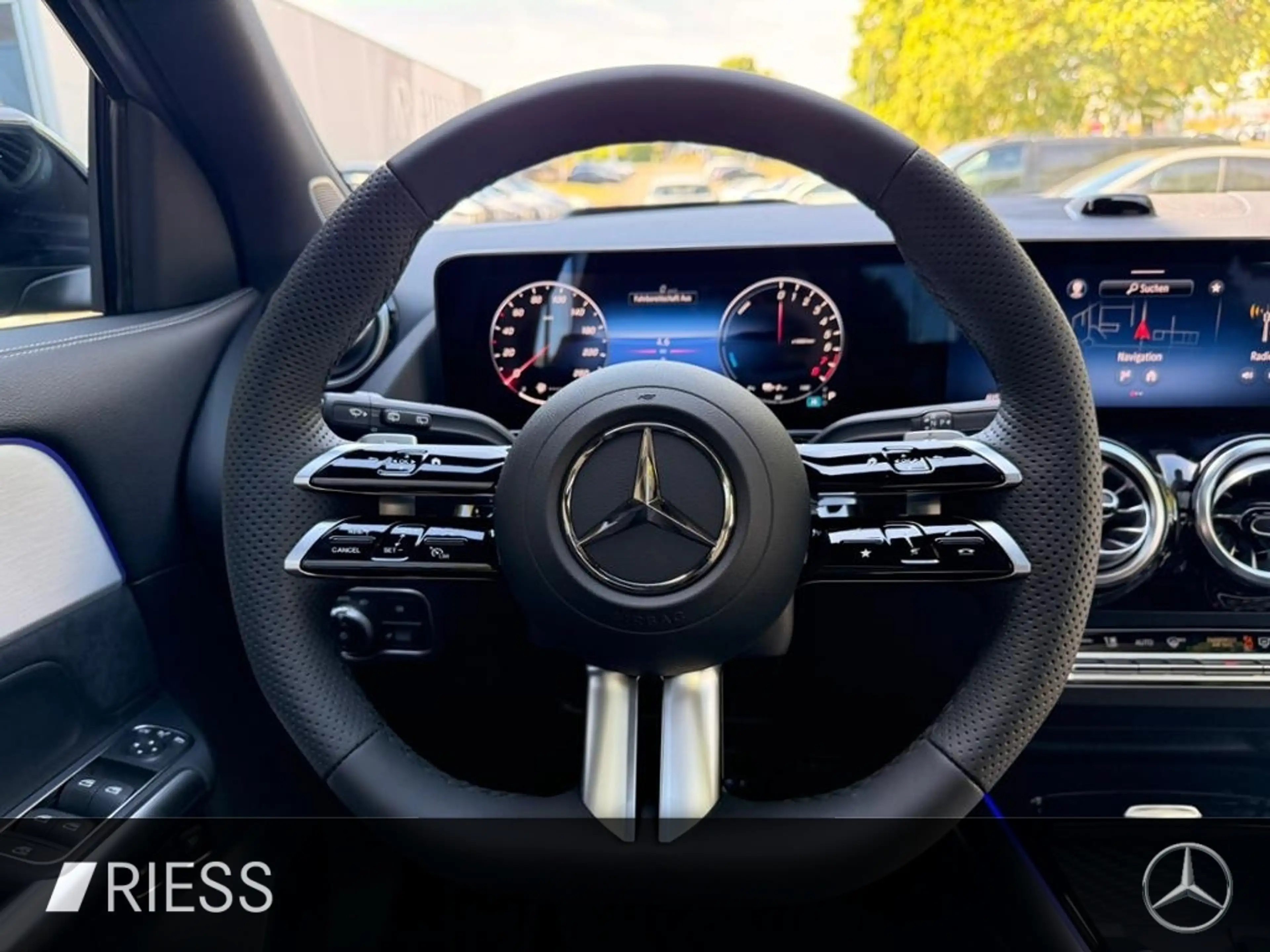 Mercedes-Benz GLA 250 e mit EQ Hybrid Technologie 360 ACC AHK — photo 13