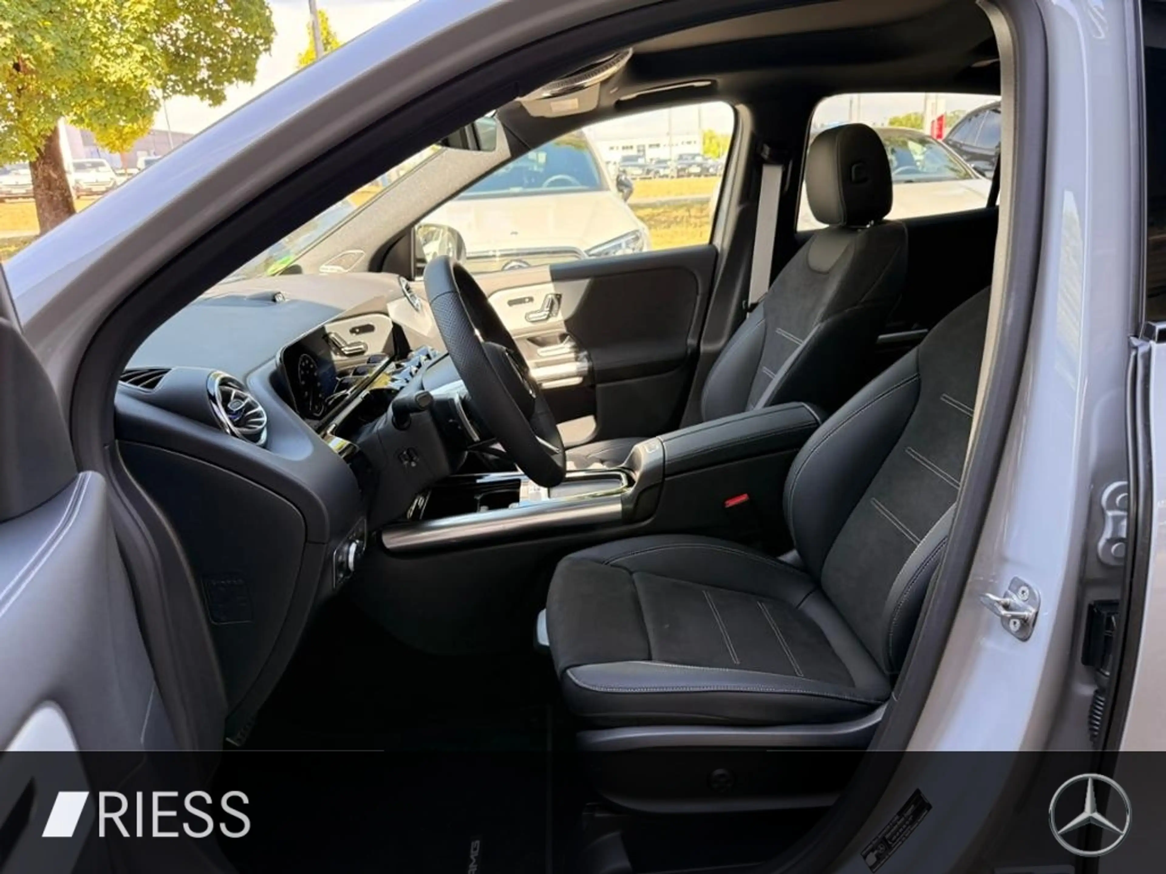 Mercedes-Benz GLA 250 e mit EQ Hybrid Technologie 360 ACC AHK — photo 3