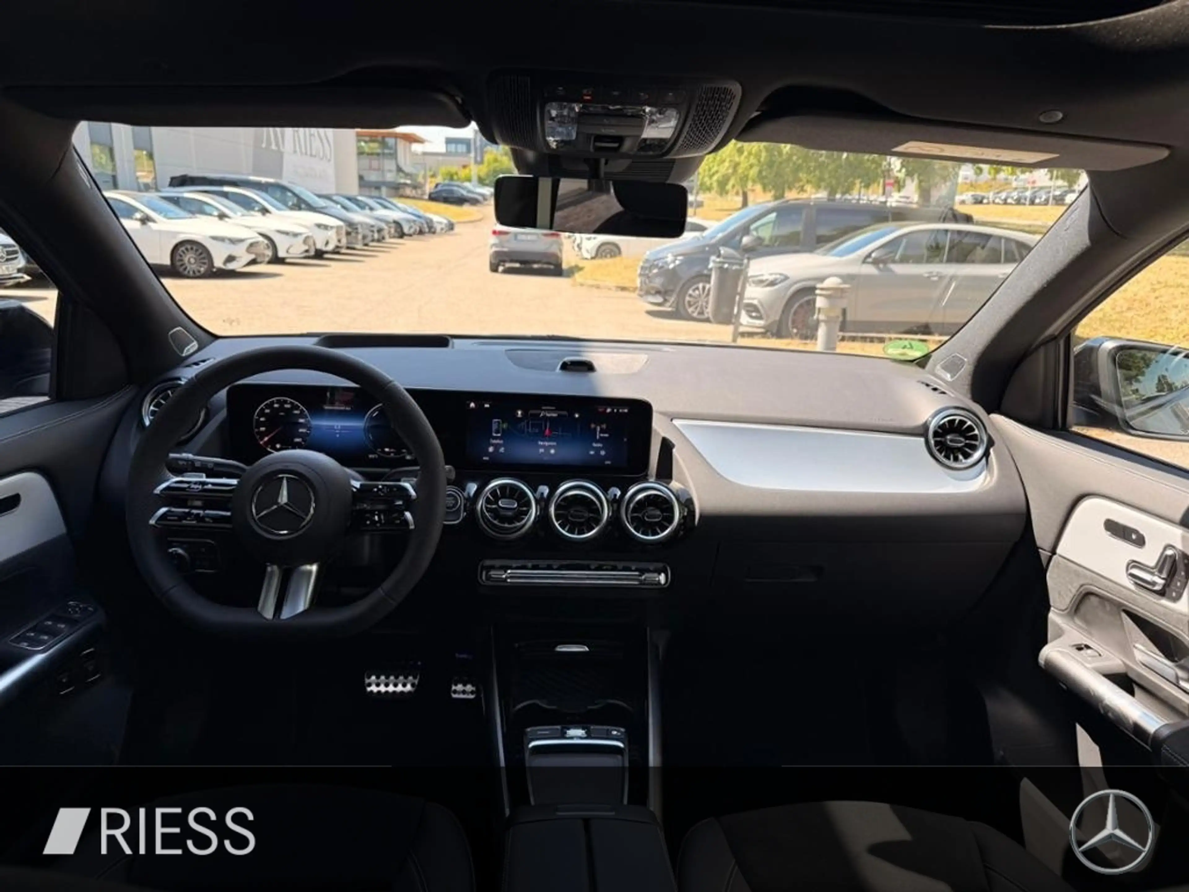 Mercedes-Benz GLA 250 e mit EQ Hybrid Technologie 360 ACC AHK — photo 12