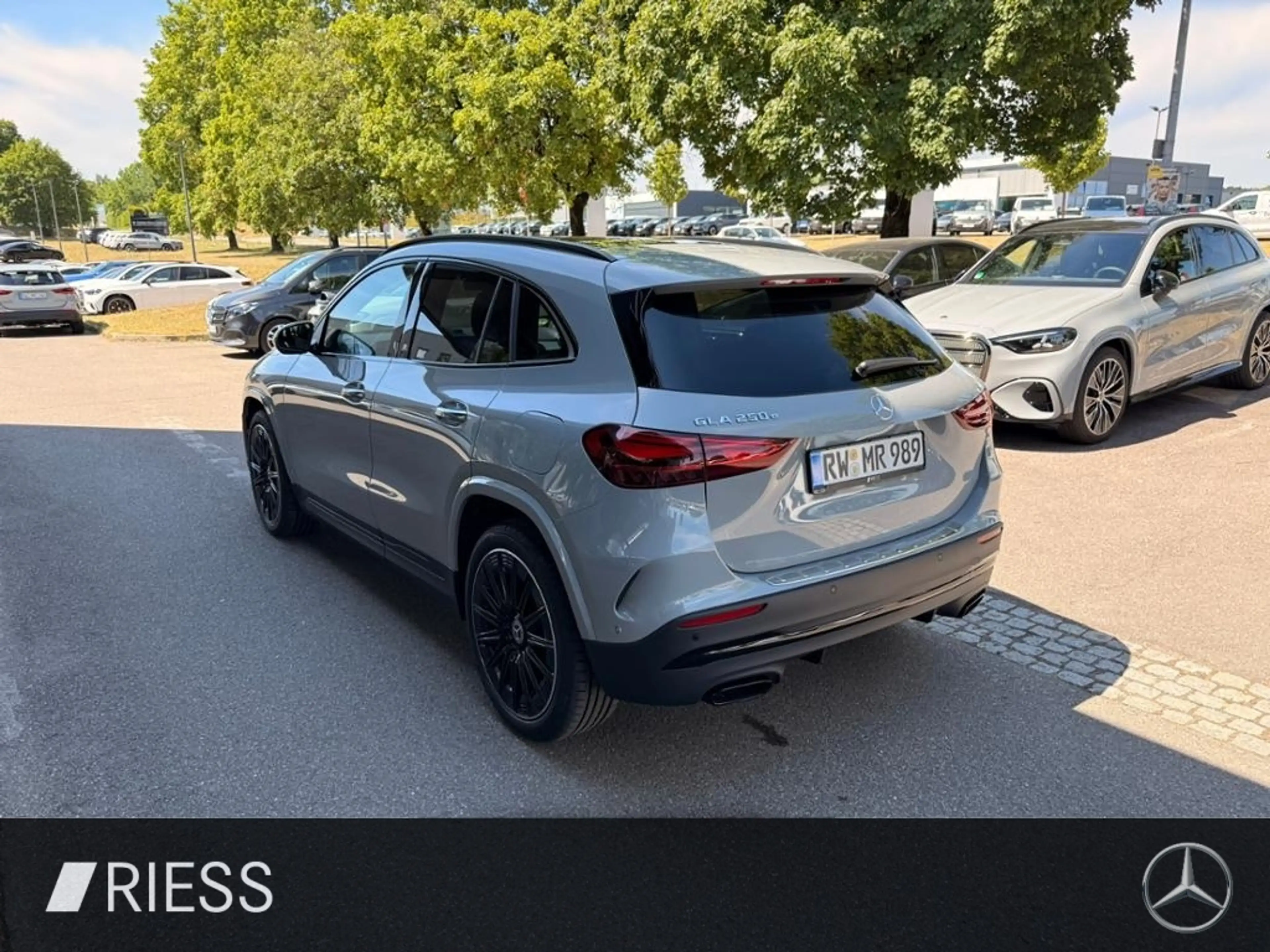 Mercedes-Benz GLA 250 e mit EQ Hybrid Technologie 360 ACC AHK — photo 6