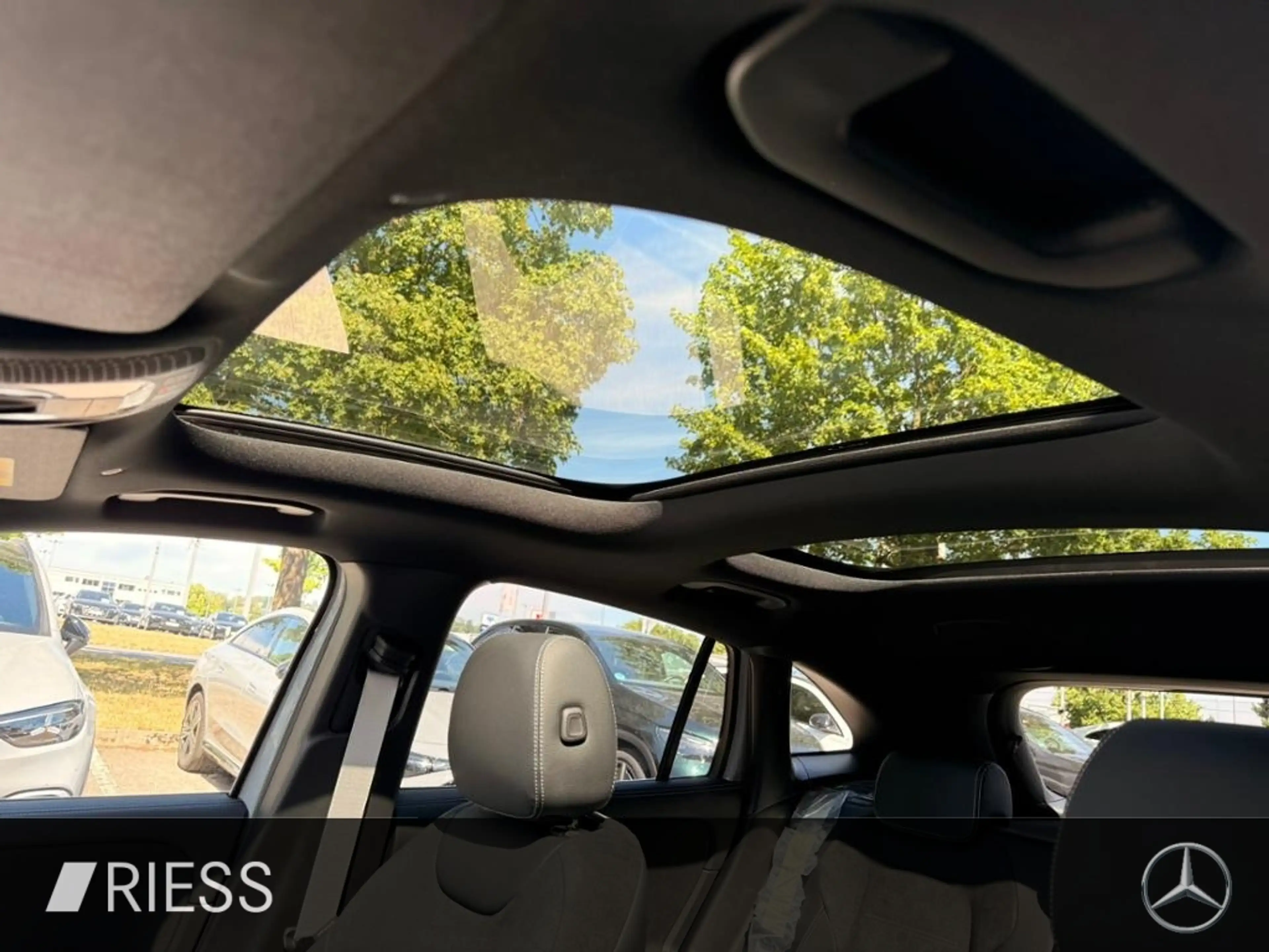 Mercedes-Benz GLA 250 e mit EQ Hybrid Technologie 360 ACC AHK — photo 11