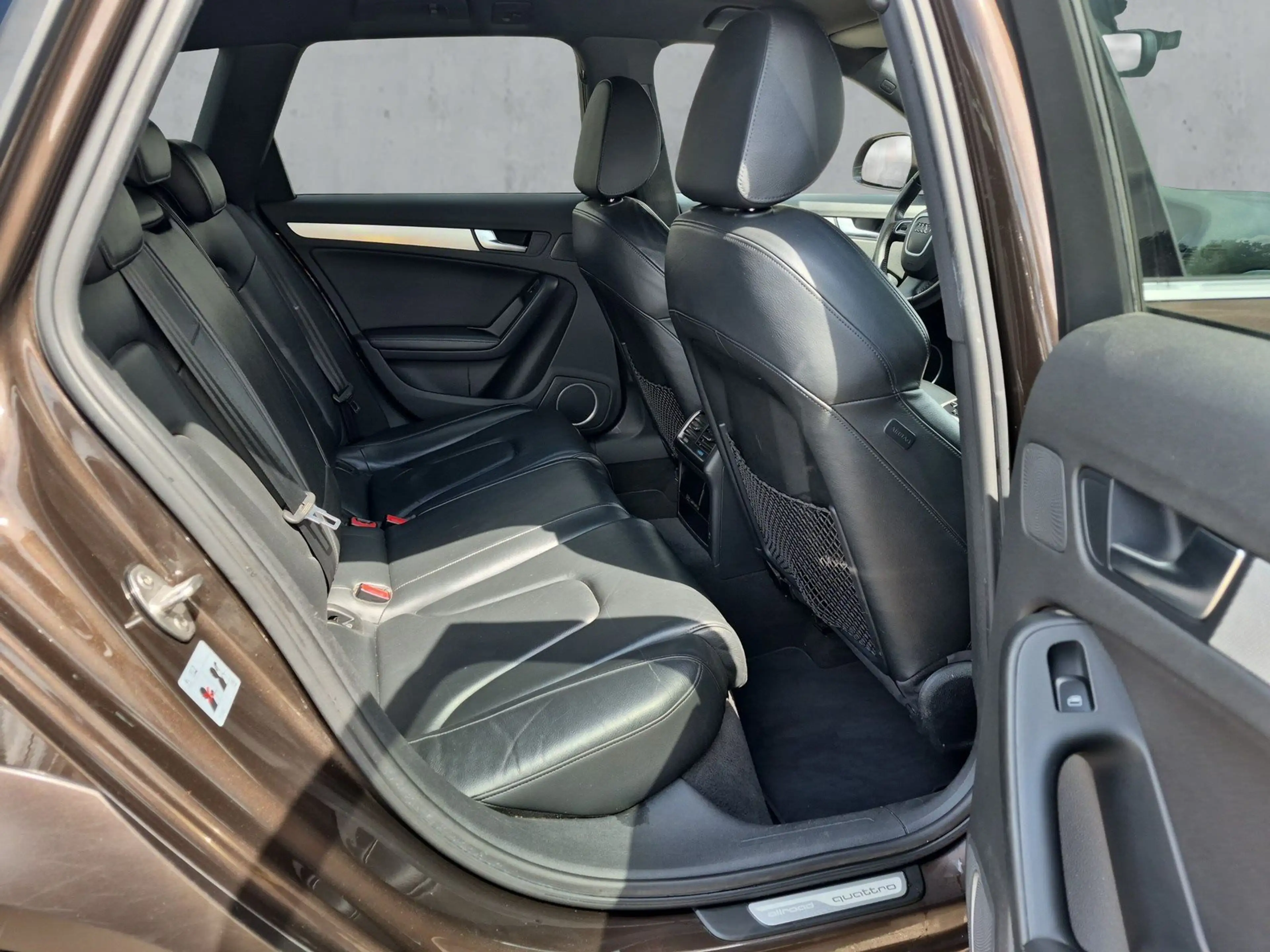 Audi A4 allroad B&O+Memory+AHK+Xenon — photo 15