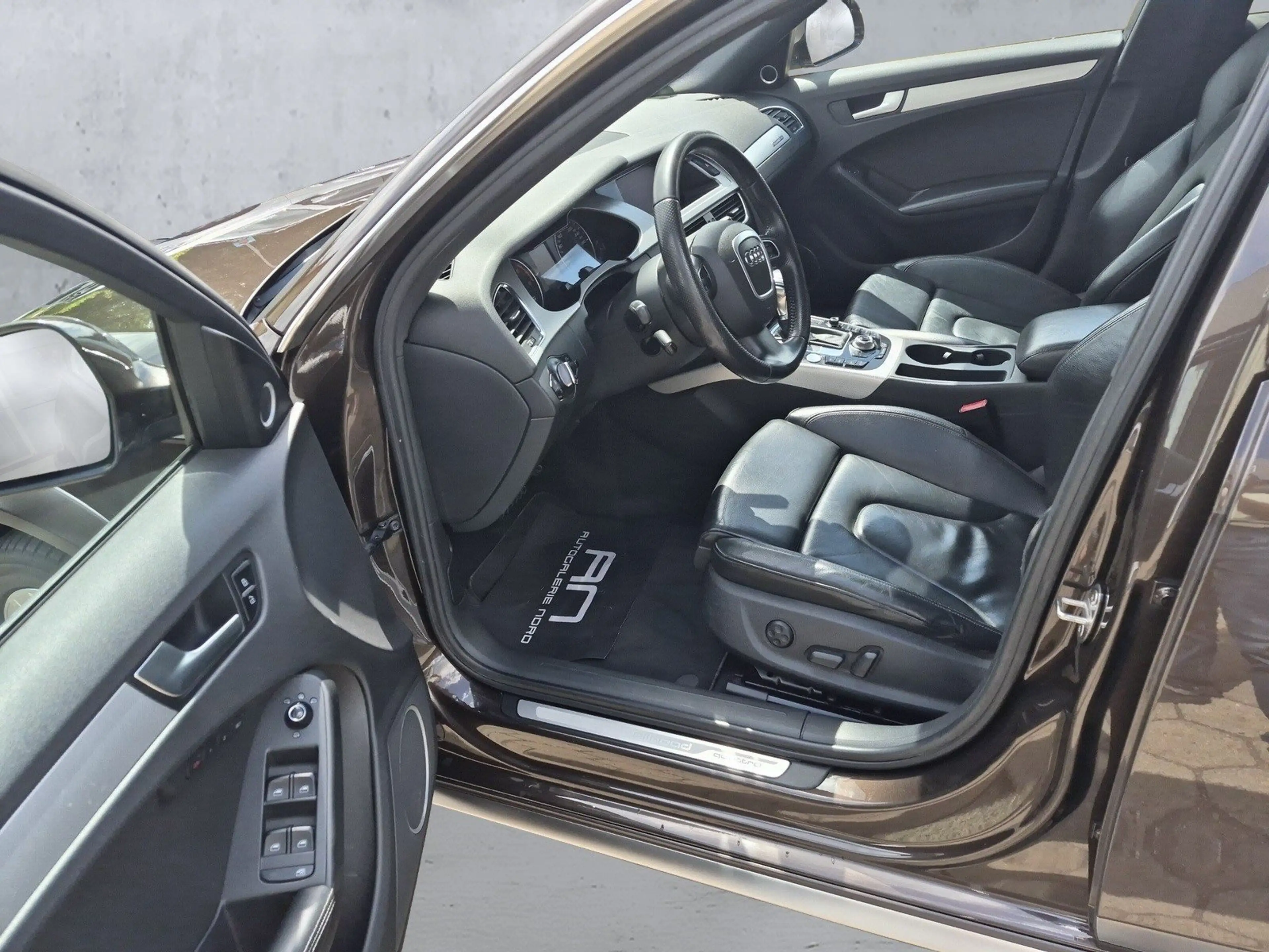 Audi A4 allroad B&O+Memory+AHK+Xenon — photo 9