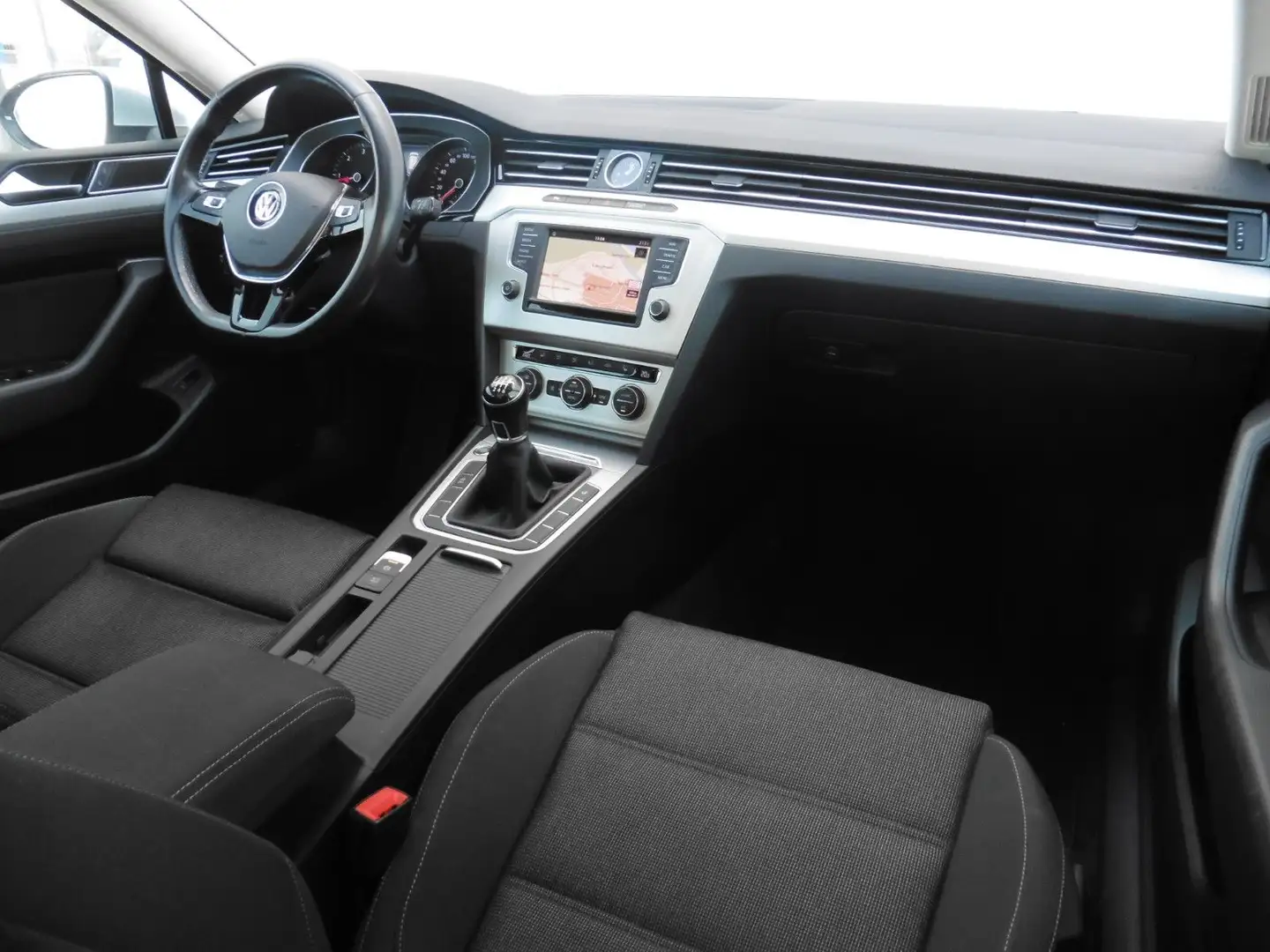 Volkswagen Passat Variant Passat 2.0 TDI Navi Panorama STHZG 8fach 102g Zilver - 2