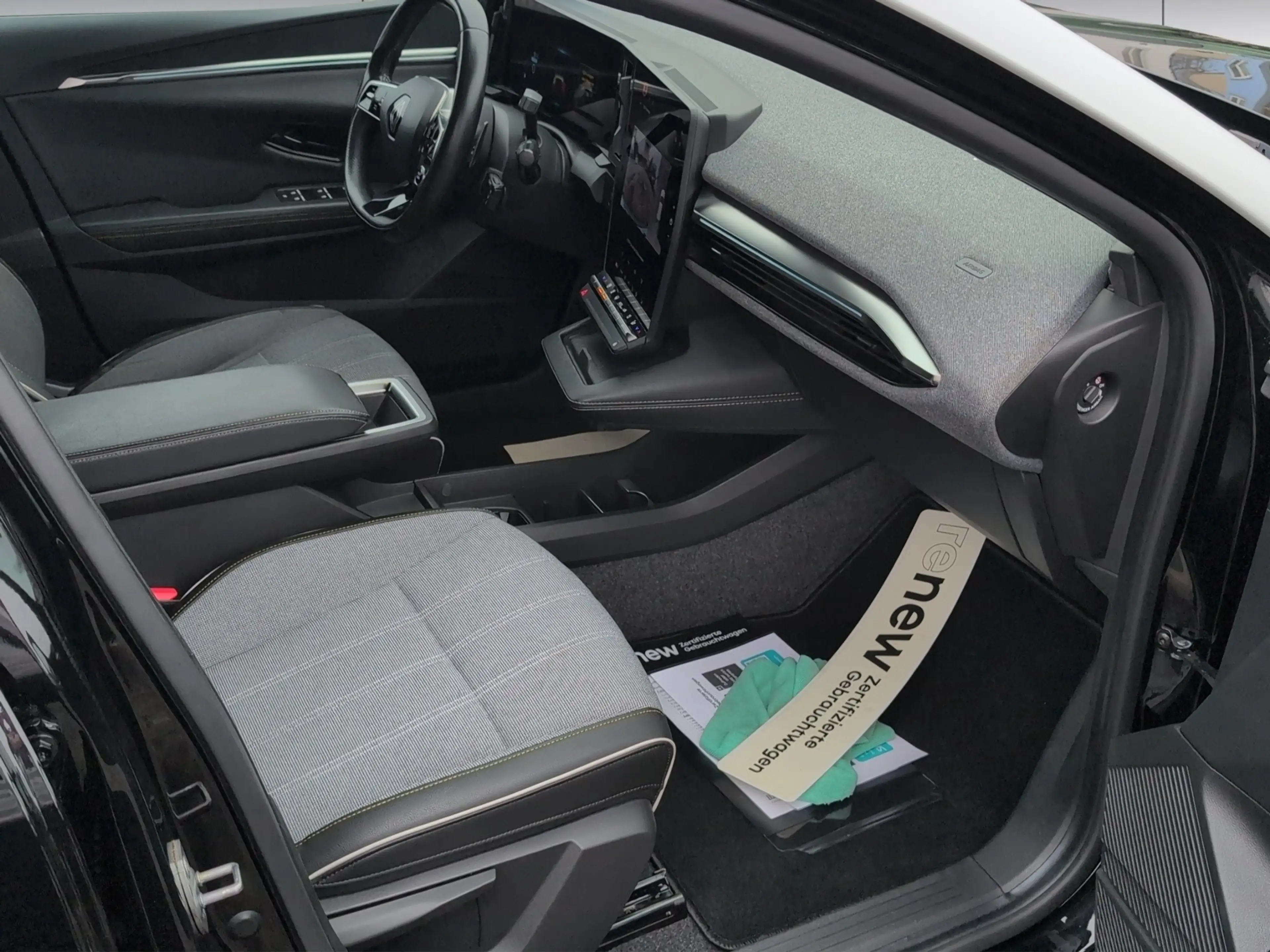 Renault Megane E-Tech EV60 Techno*NAVI*KAM*SHZ* — photo 8