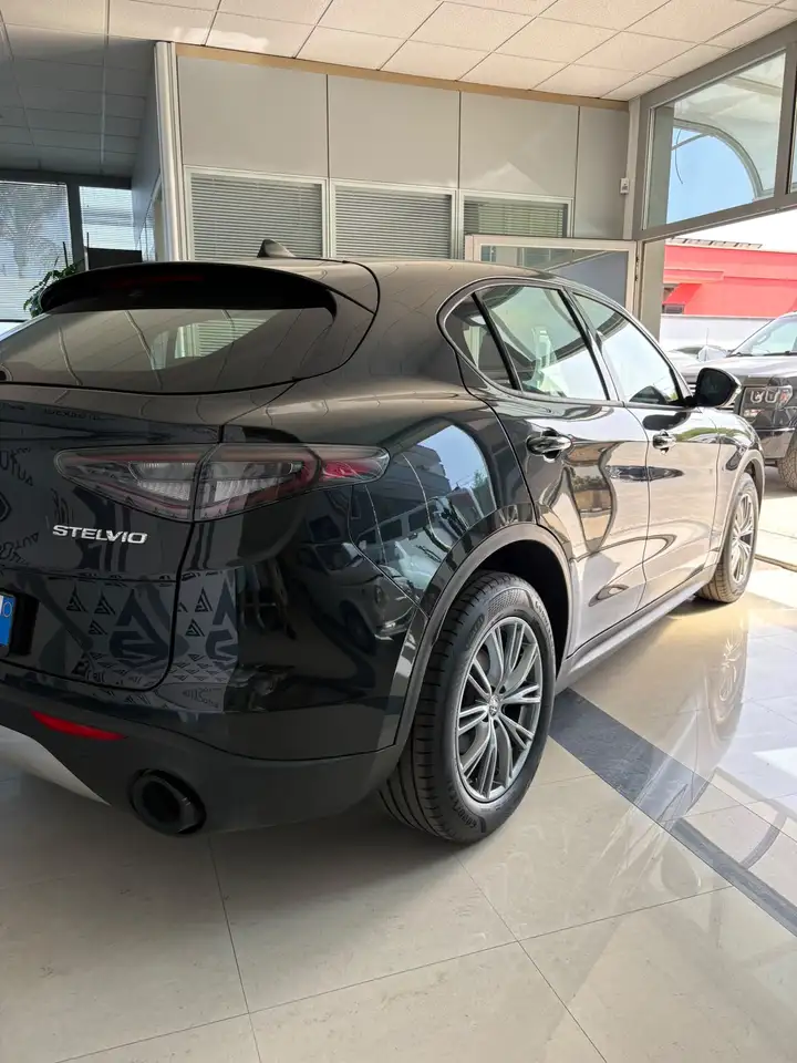 Alfa Romeo Stelvio 2024