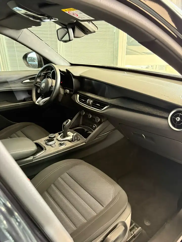 Alfa Romeo Stelvio 2024
