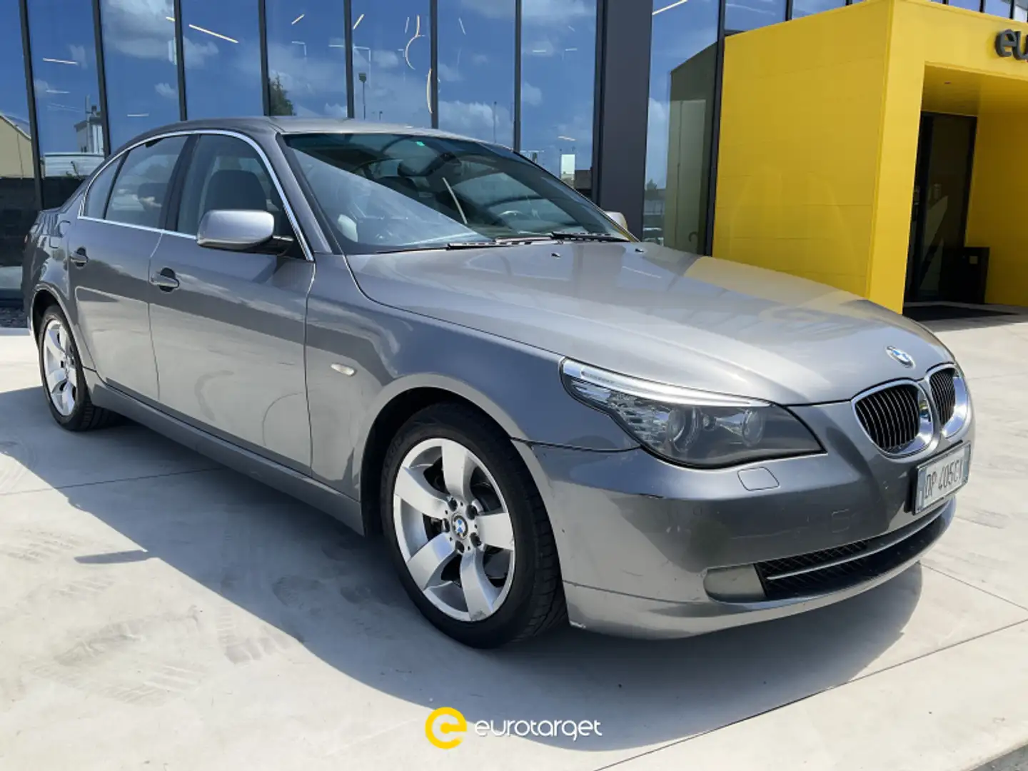 BMW 530 xd cat Attiva Gris - 1